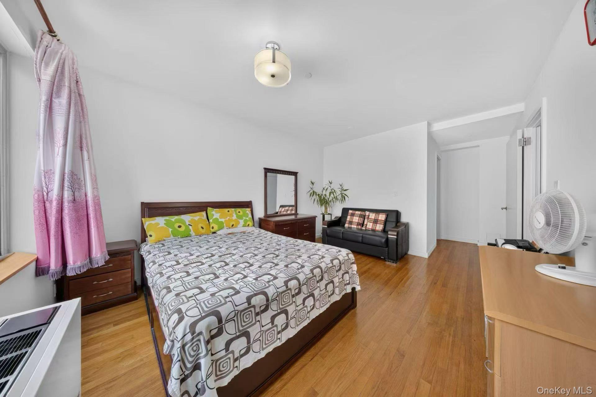 71-28 163rd Street, Unit 2A photo 4
