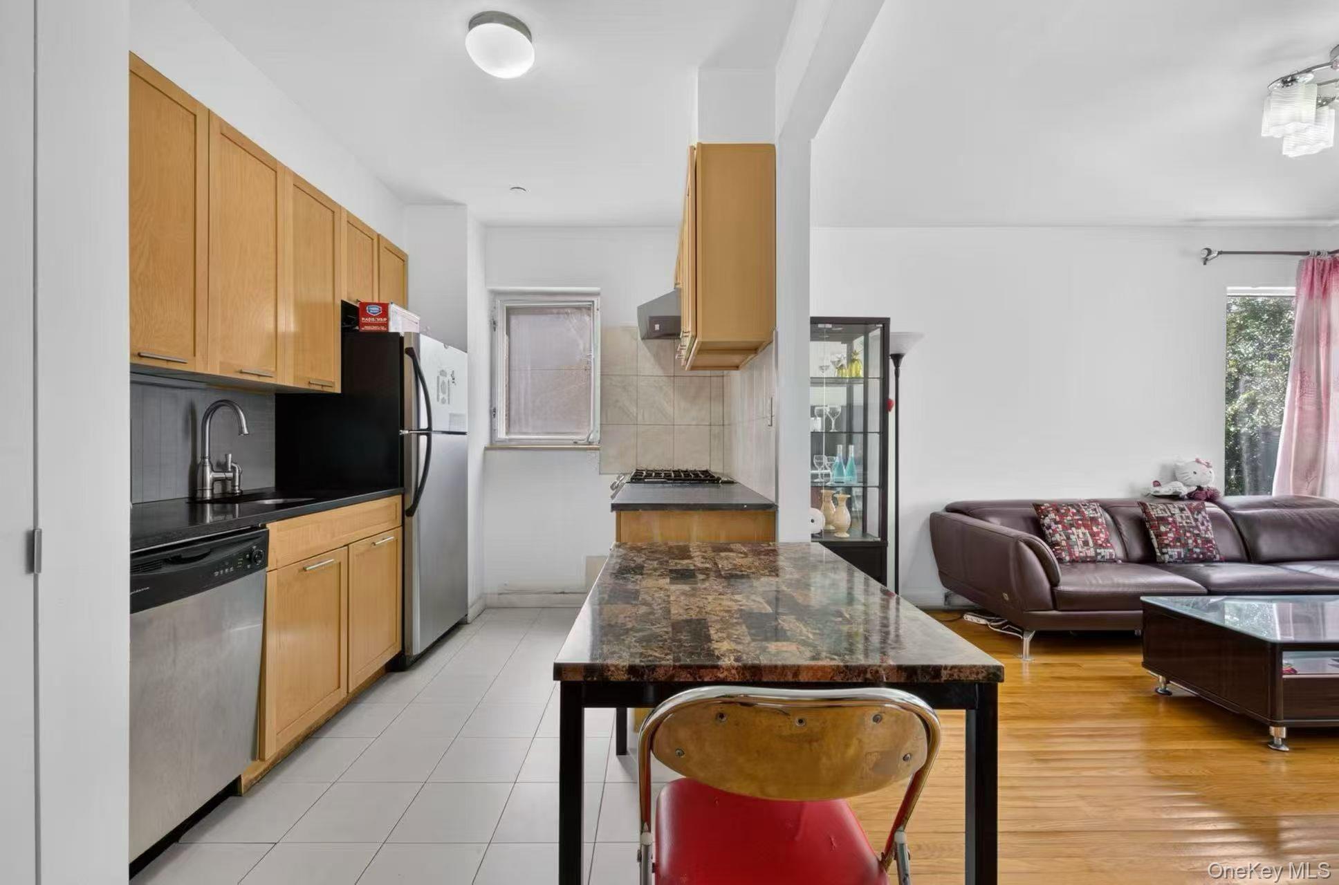 71-28 163rd Street, Unit 2A photo 2