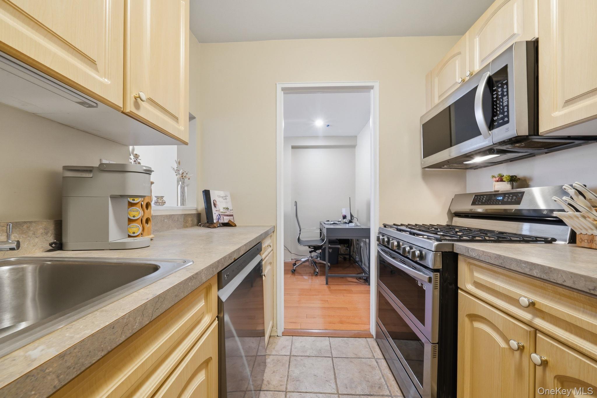 1874 Pelham Parkway S, Unit LF photo 5