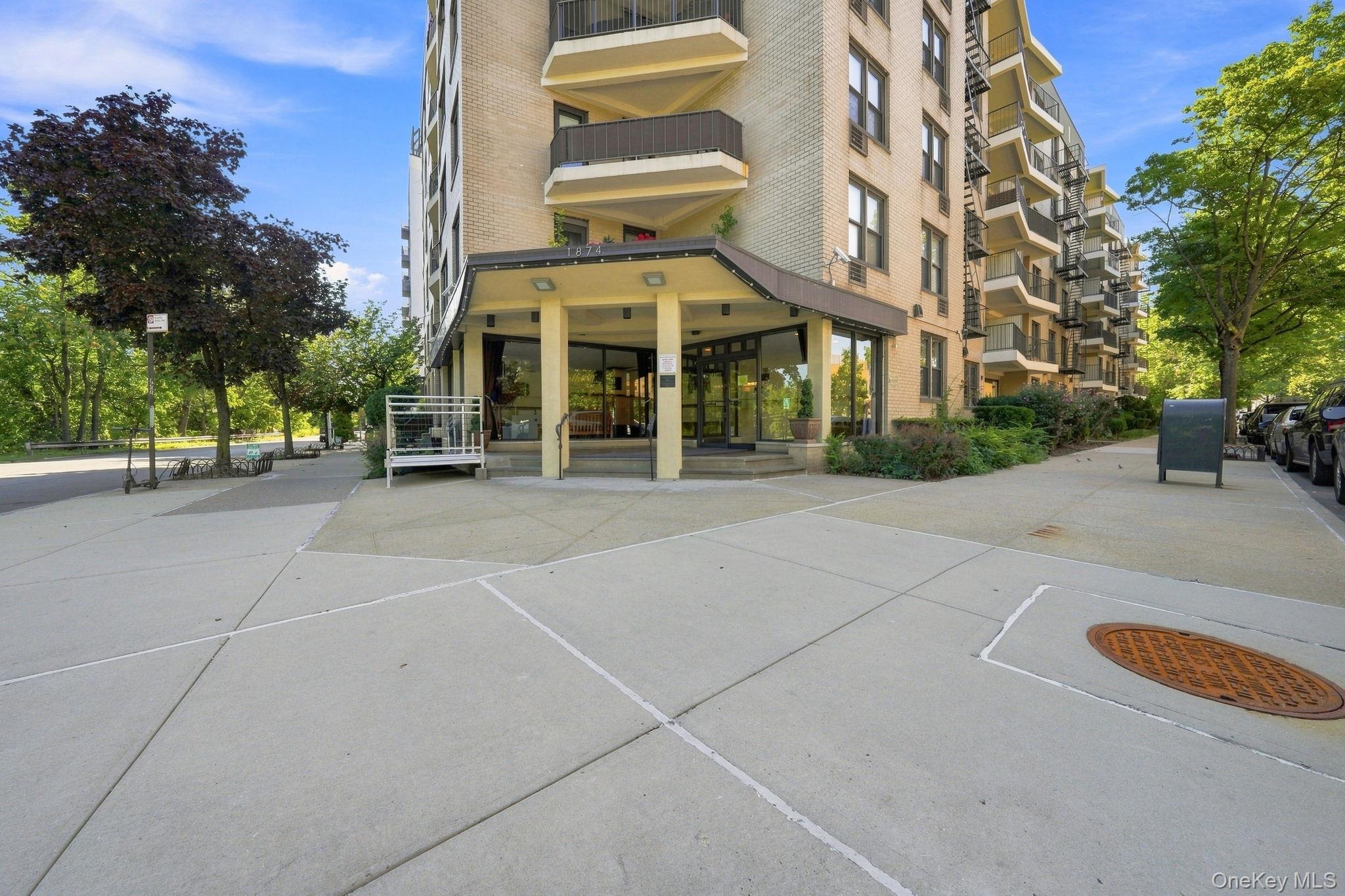 1874 Pelham Parkway S, Unit LF photo 18