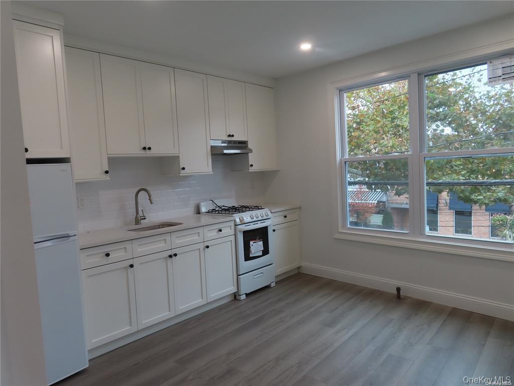 91 Deer Park, Apt #2 Avenue, Unit 2 photo 3