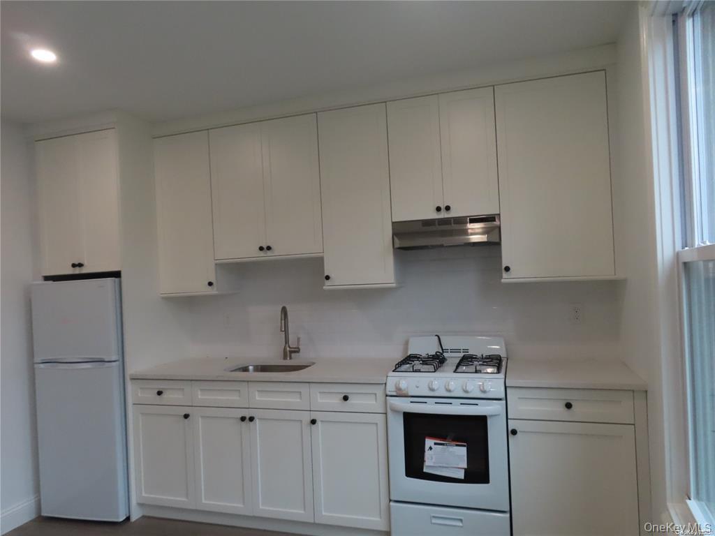 91 Deer Park, Apt #2 Avenue, Unit 2 photo 4
