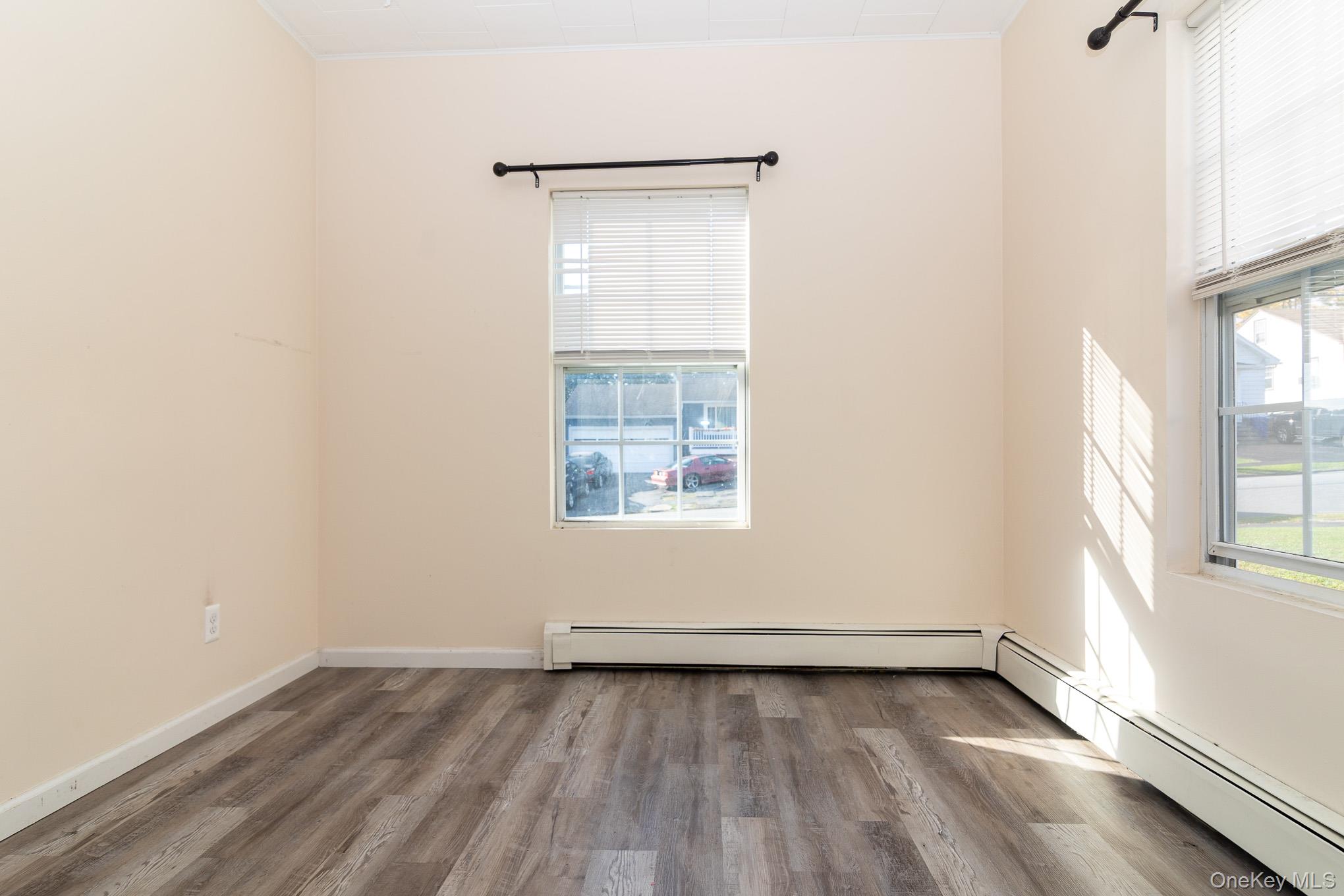 102 Sproat Street – For Sale photo 32