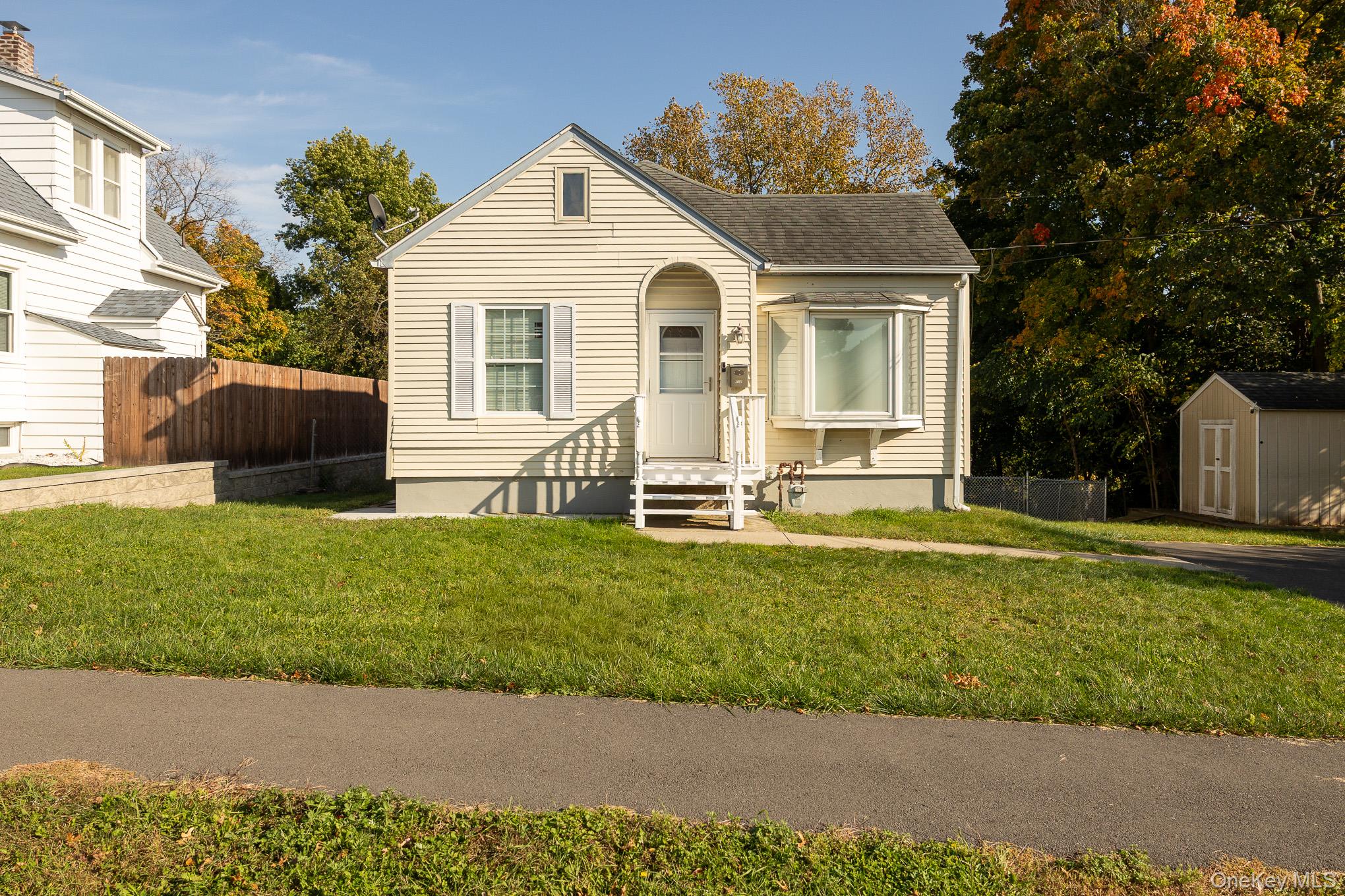 102 Sproat Street – For Sale photo 2