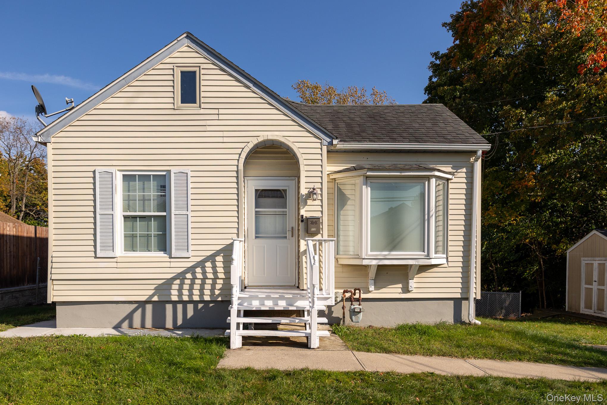 102 Sproat Street – For Sale