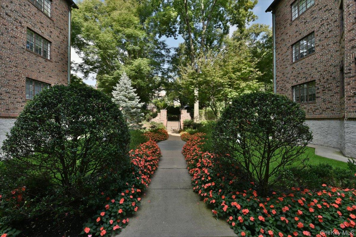 38-30 Douglaston Parkway, Unit 4B photo 3