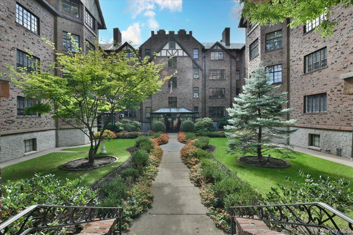 38-30 Douglaston Parkway, Unit 4B photo 2