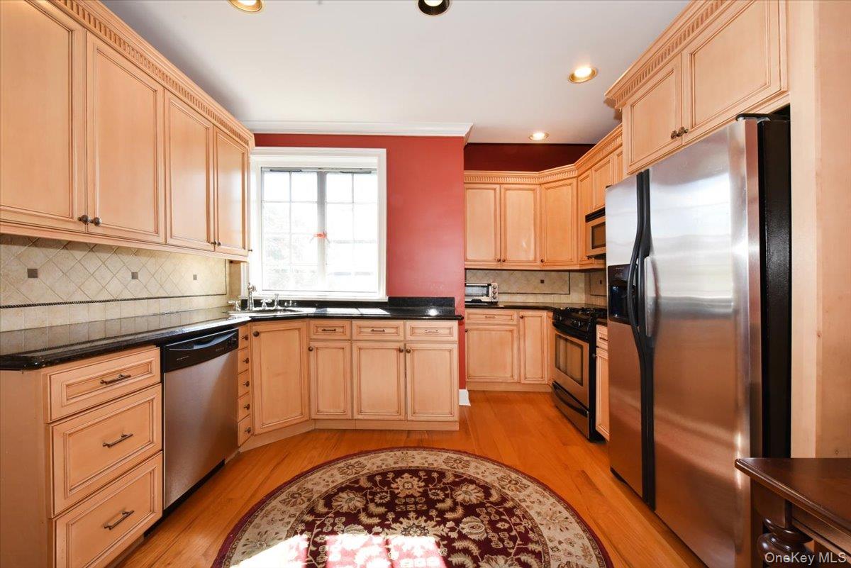 38-30 Douglaston Parkway, Unit 4B photo 10