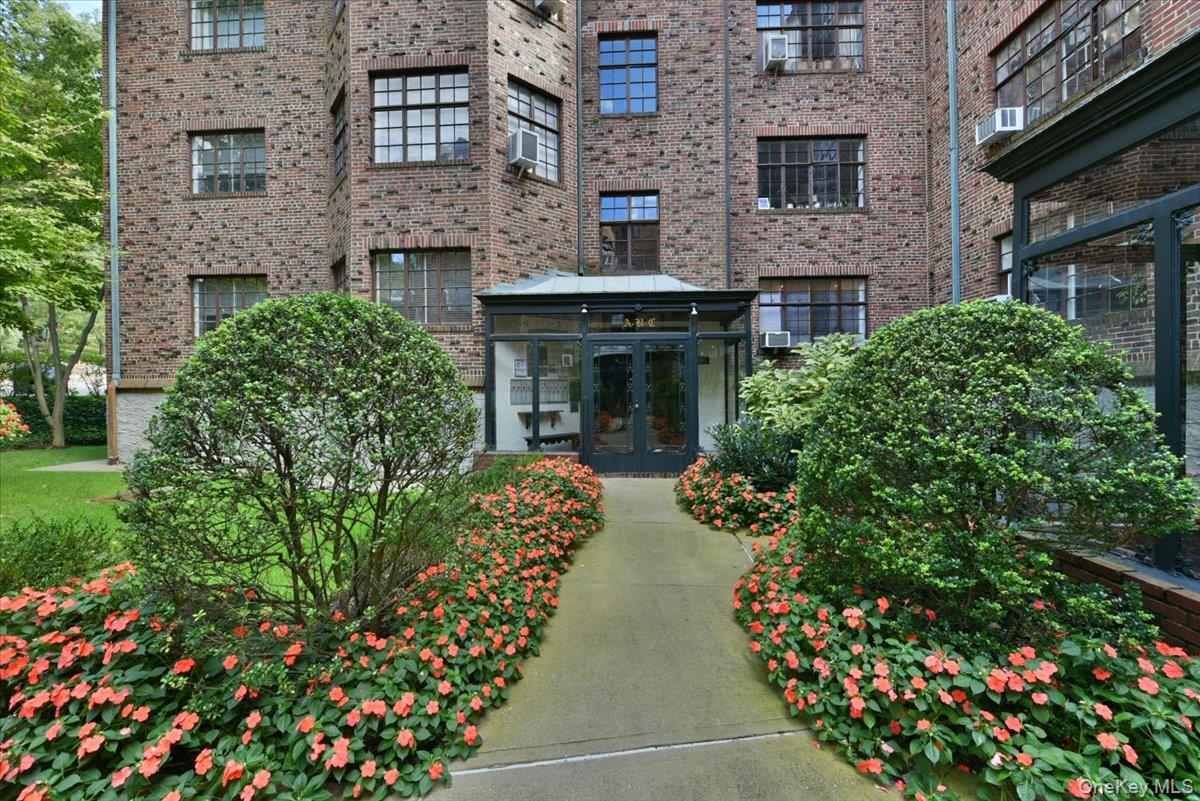 38-30 Douglaston Parkway, Unit 4B photo 5