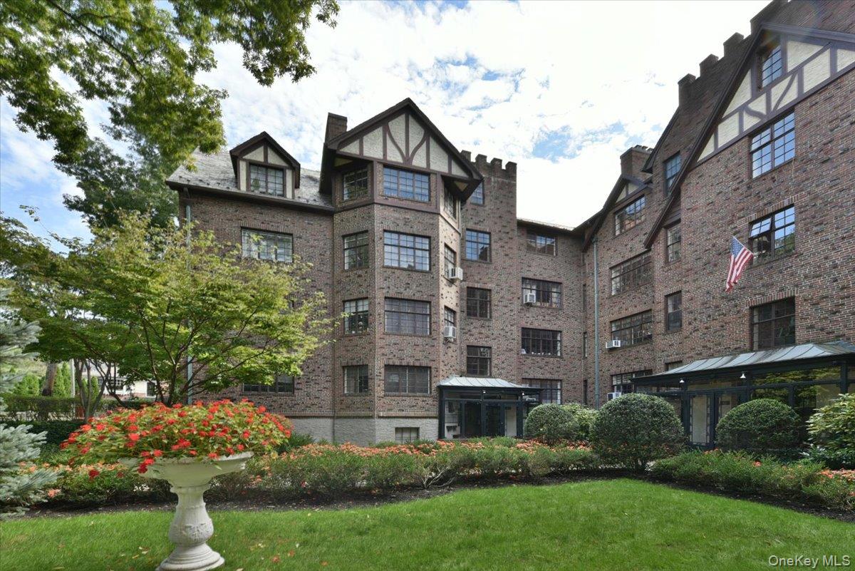 38-30 Douglaston Parkway, Unit 4B photo 4