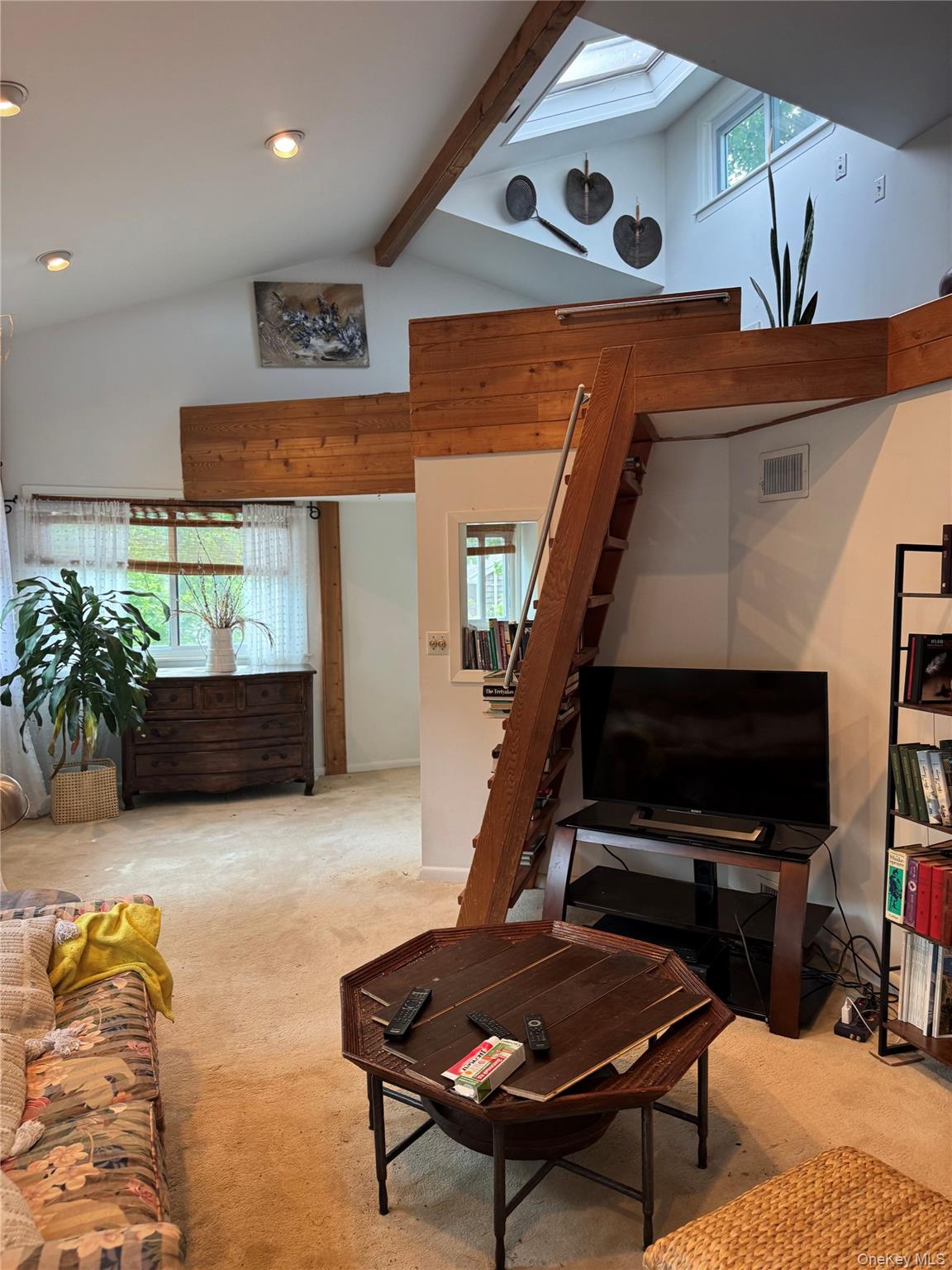 26 Soundview Drive – For Sale photo 2