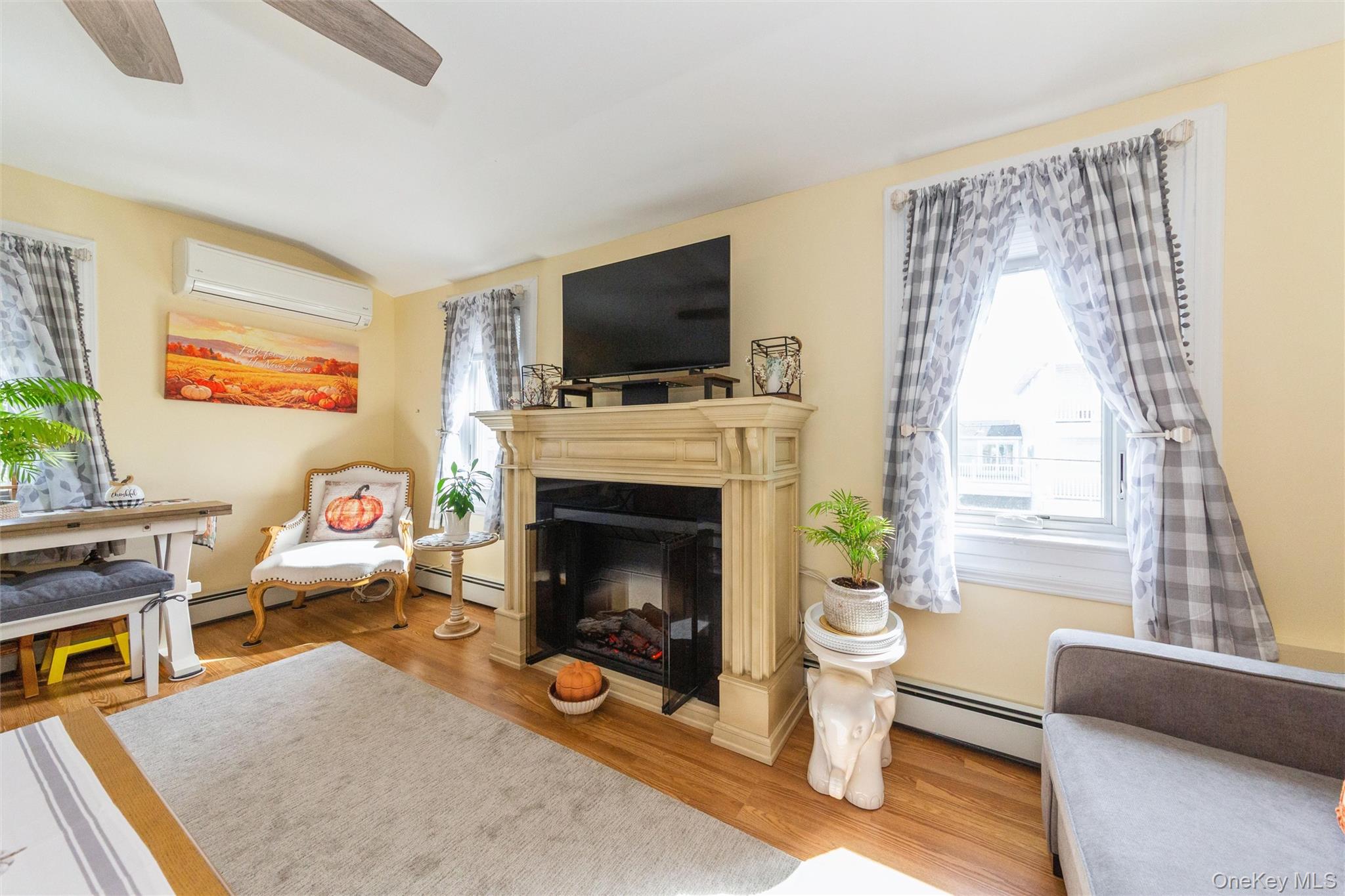 181 Suffolk Road, Unit Upper photo 7