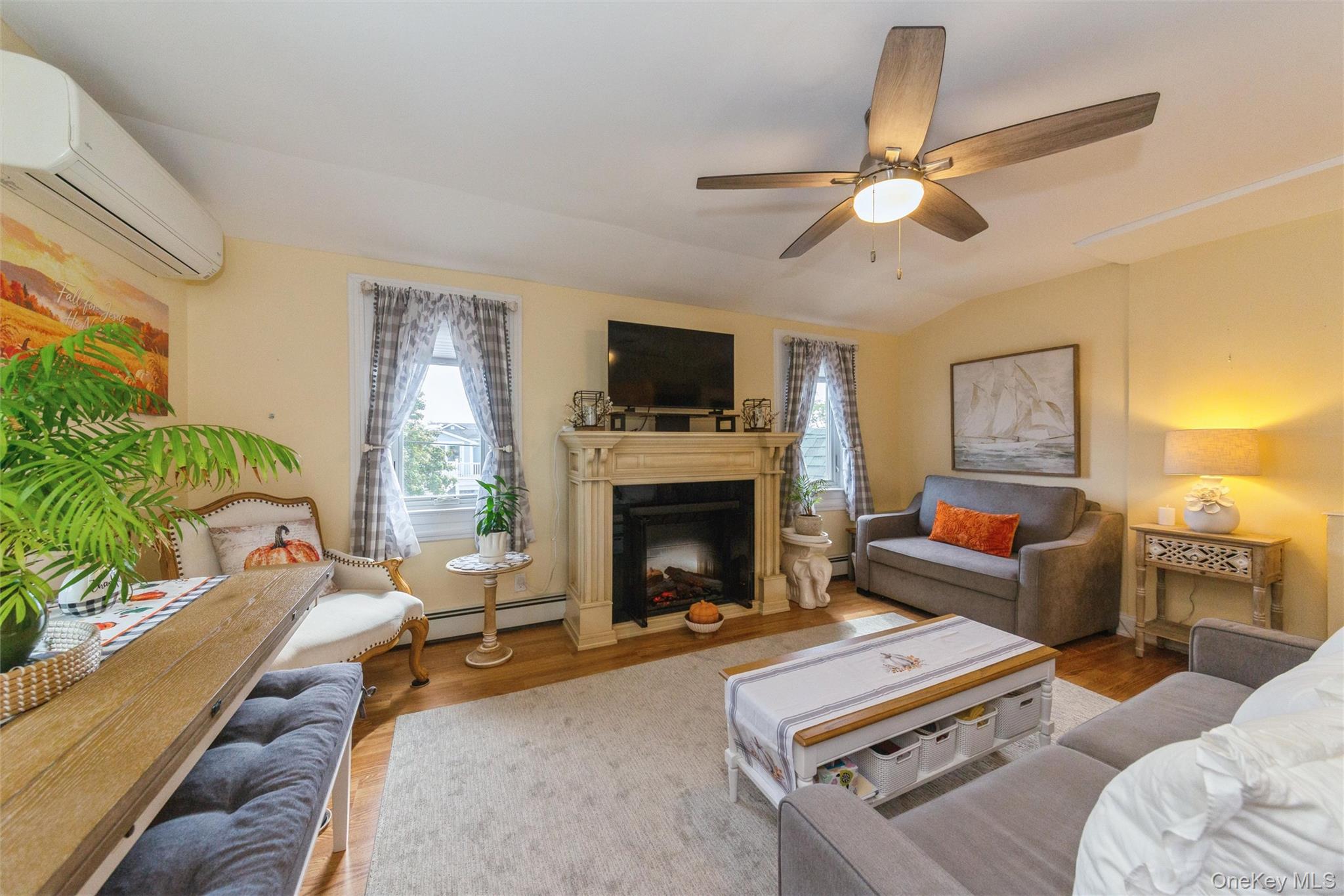 181 Suffolk Road, Unit Upper photo 6