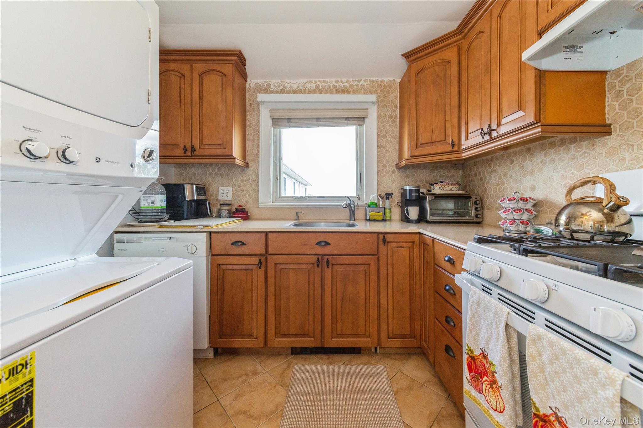 181 Suffolk Road, Unit Upper photo 11