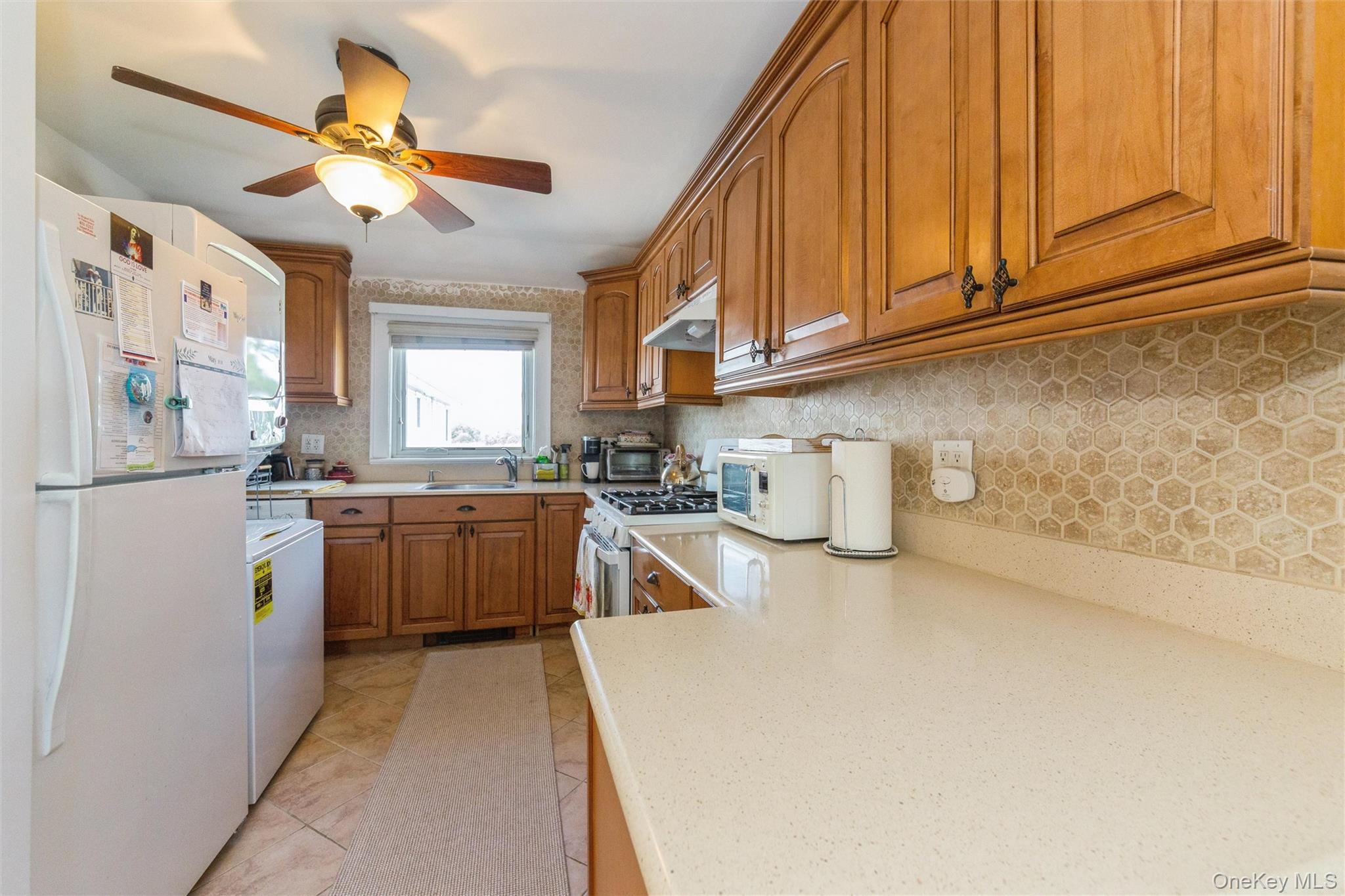 181 Suffolk Road, Unit Upper photo 13
