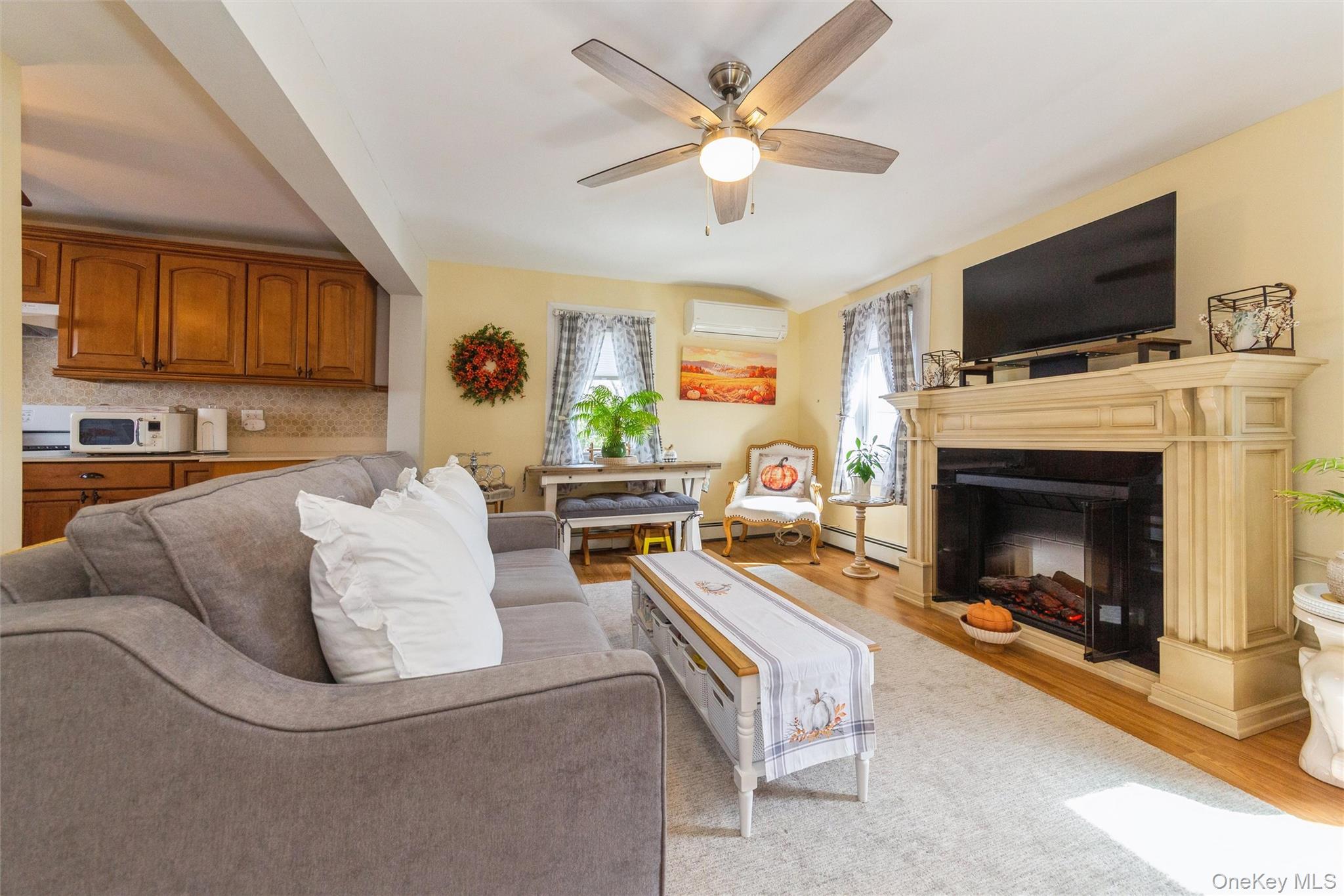 181 Suffolk Road, Unit Upper photo 4