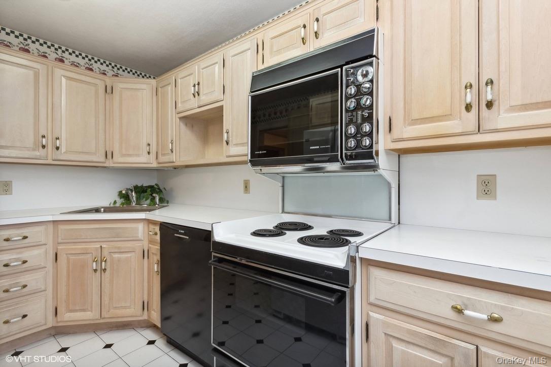 17 Pleasant View Avenue – For Sale photo 23