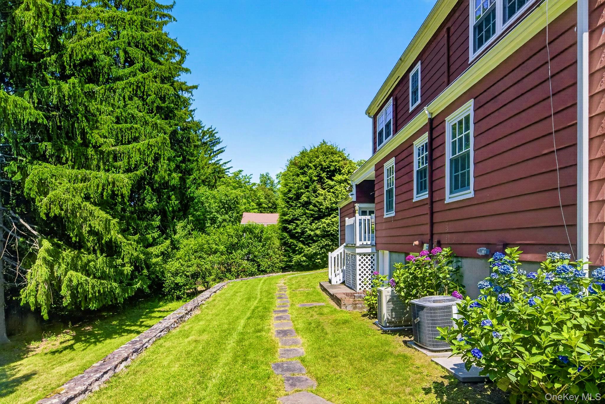 17 Pleasant View Avenue – For Sale photo 12