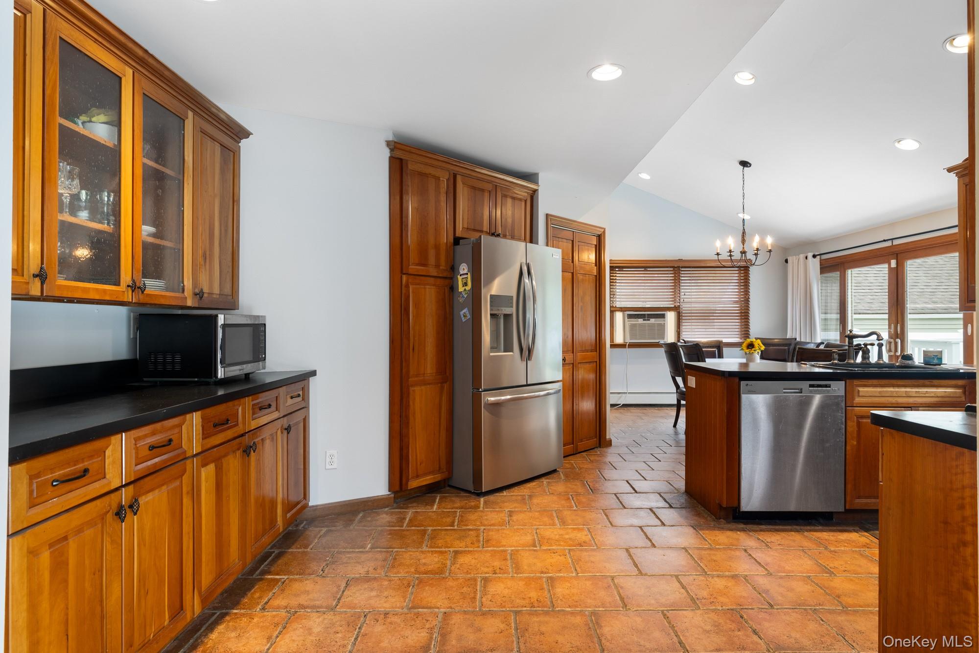 627 6th Street – For Sale photo 7