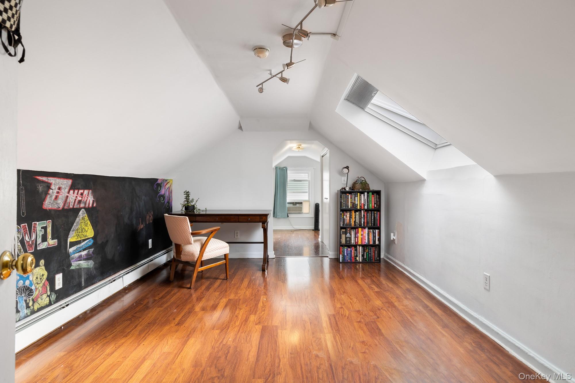627 6th Street – For Sale photo 16
