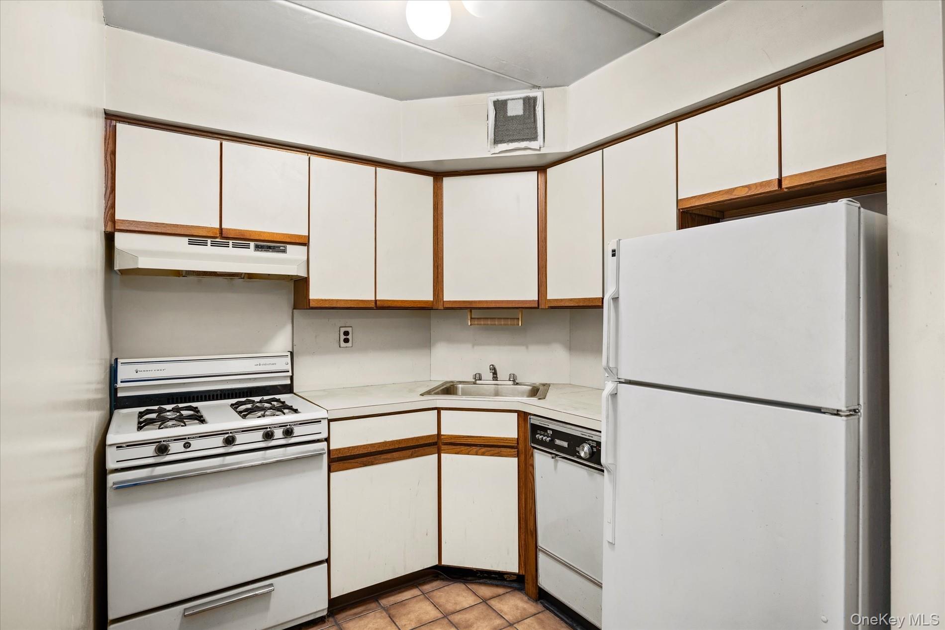 139-35 35th Avenue, Unit 6E photo 11