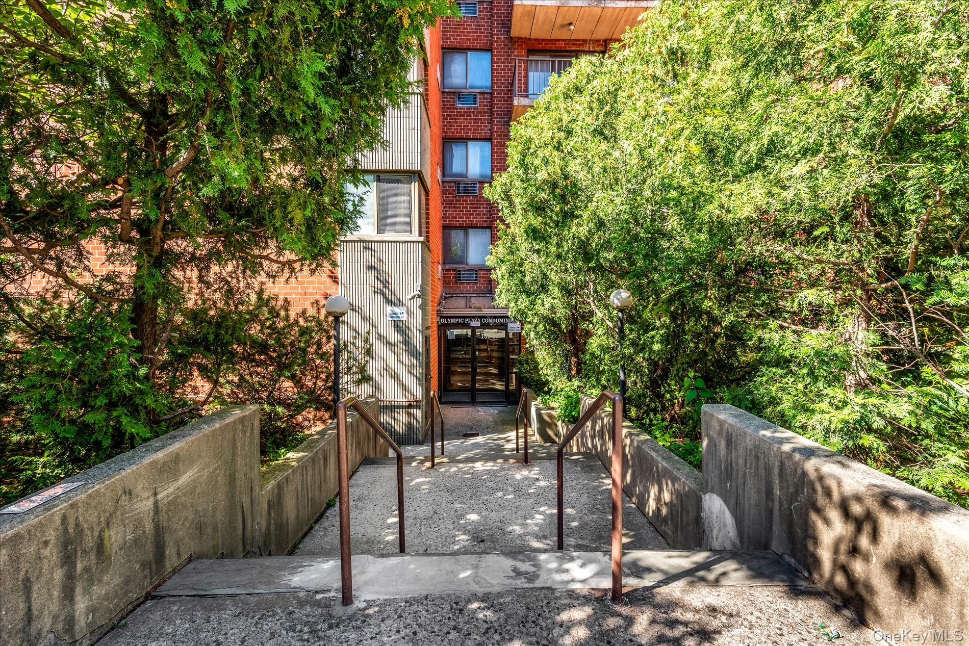 139-35 35th Avenue, Unit 6E photo 3