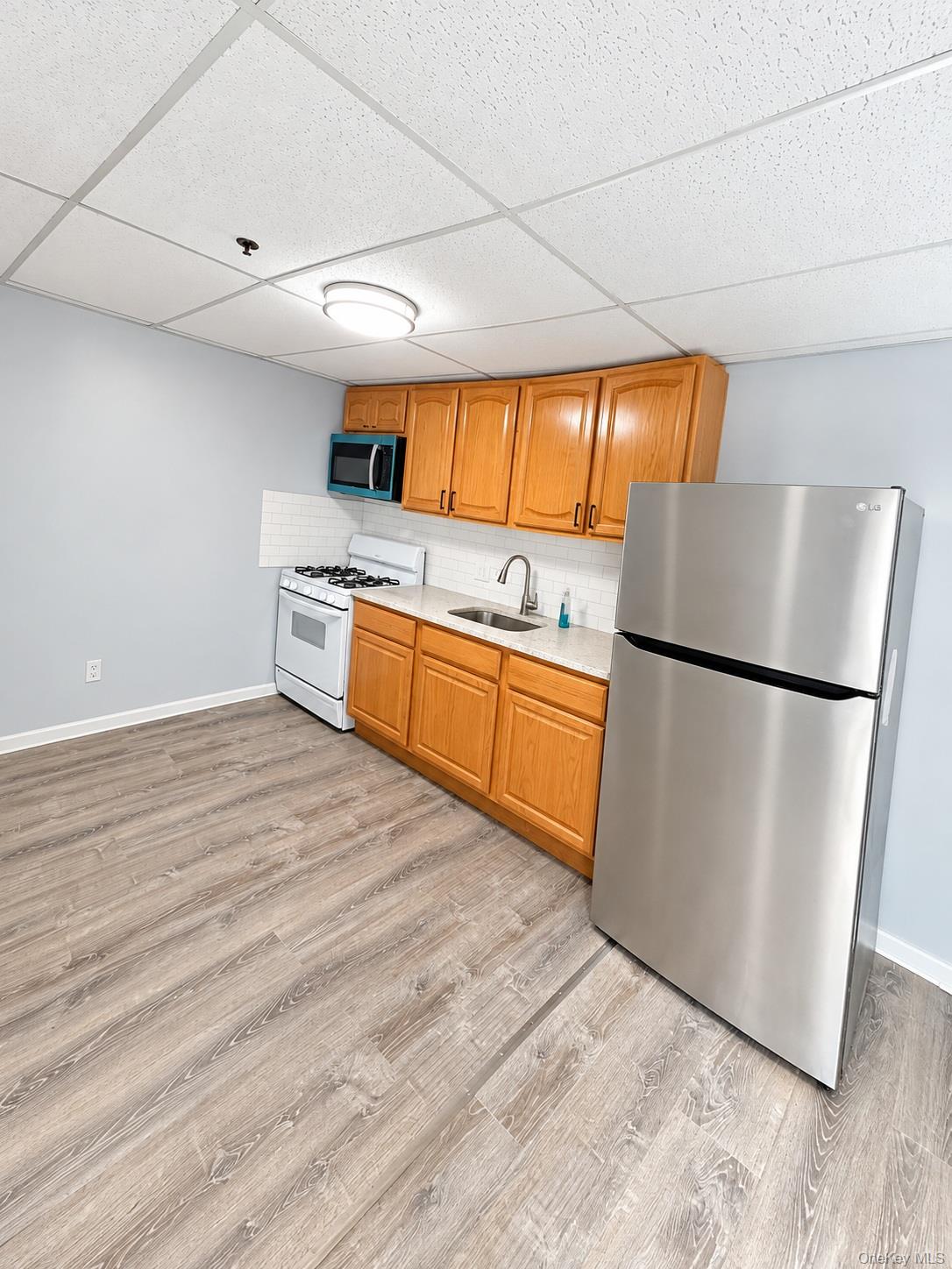 10 Broadway, Unit 2 photo 8