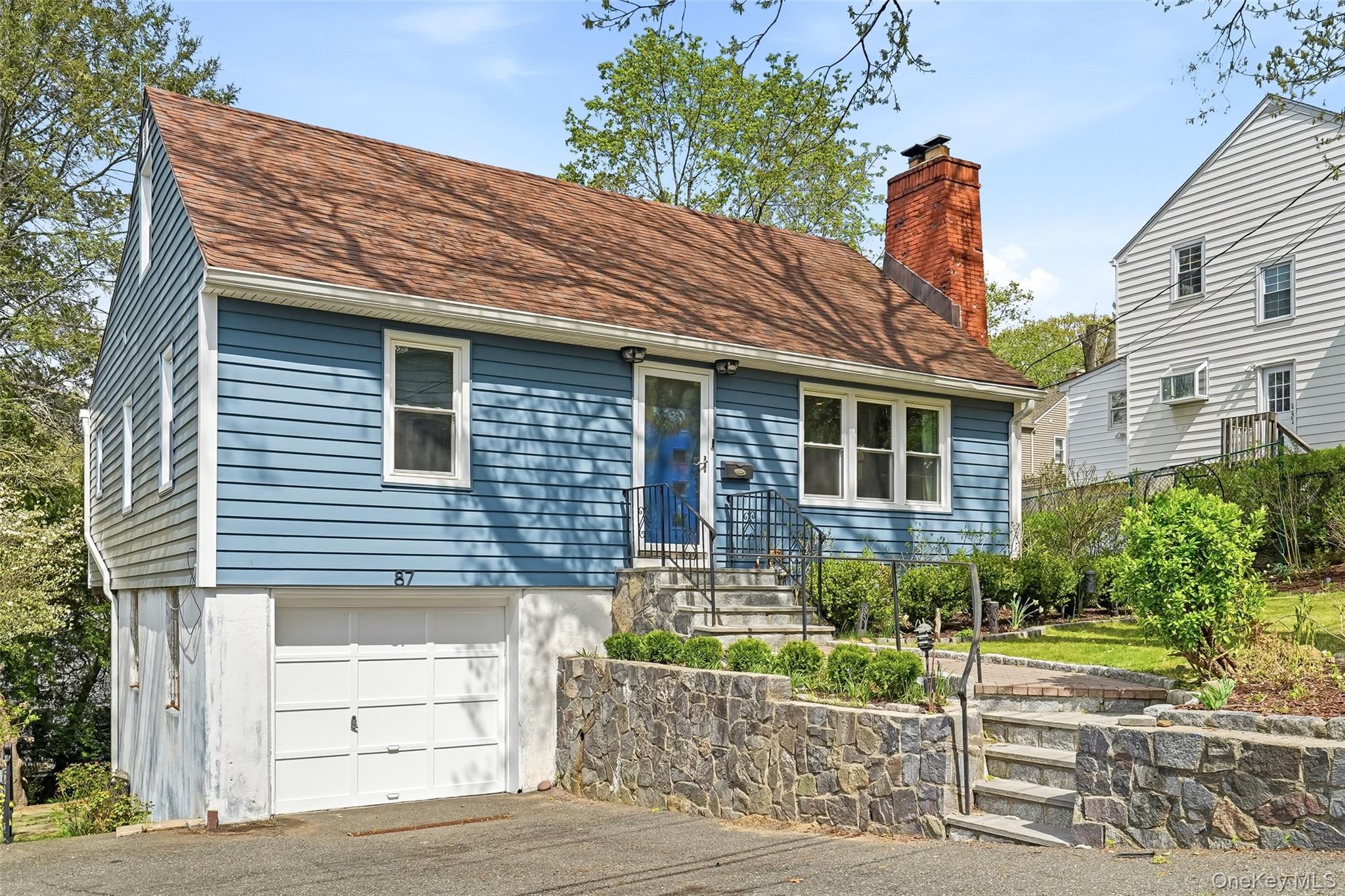 87 Lakeview Avenue – For Sale photo 2