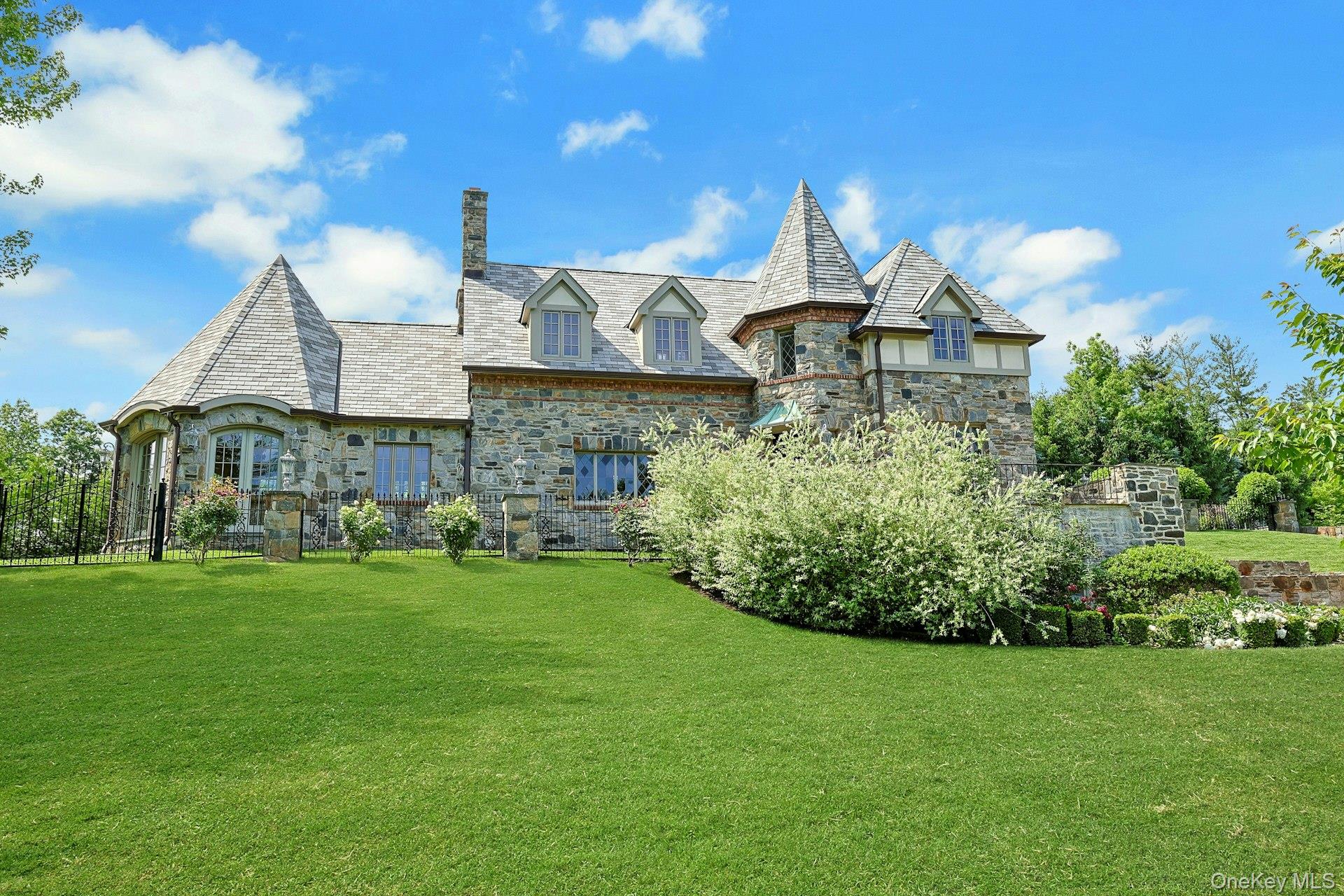 77 Deerhurst Road – For Rent