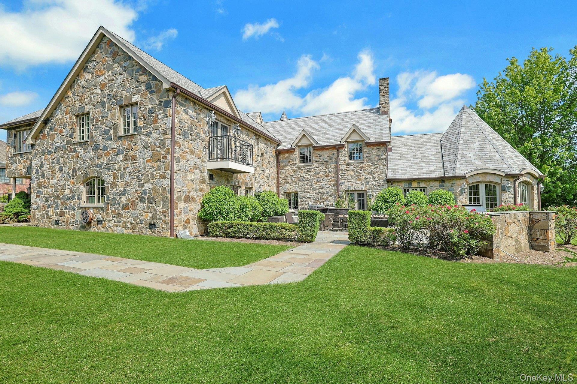 77 Deerhurst Road – For Rent photo 2