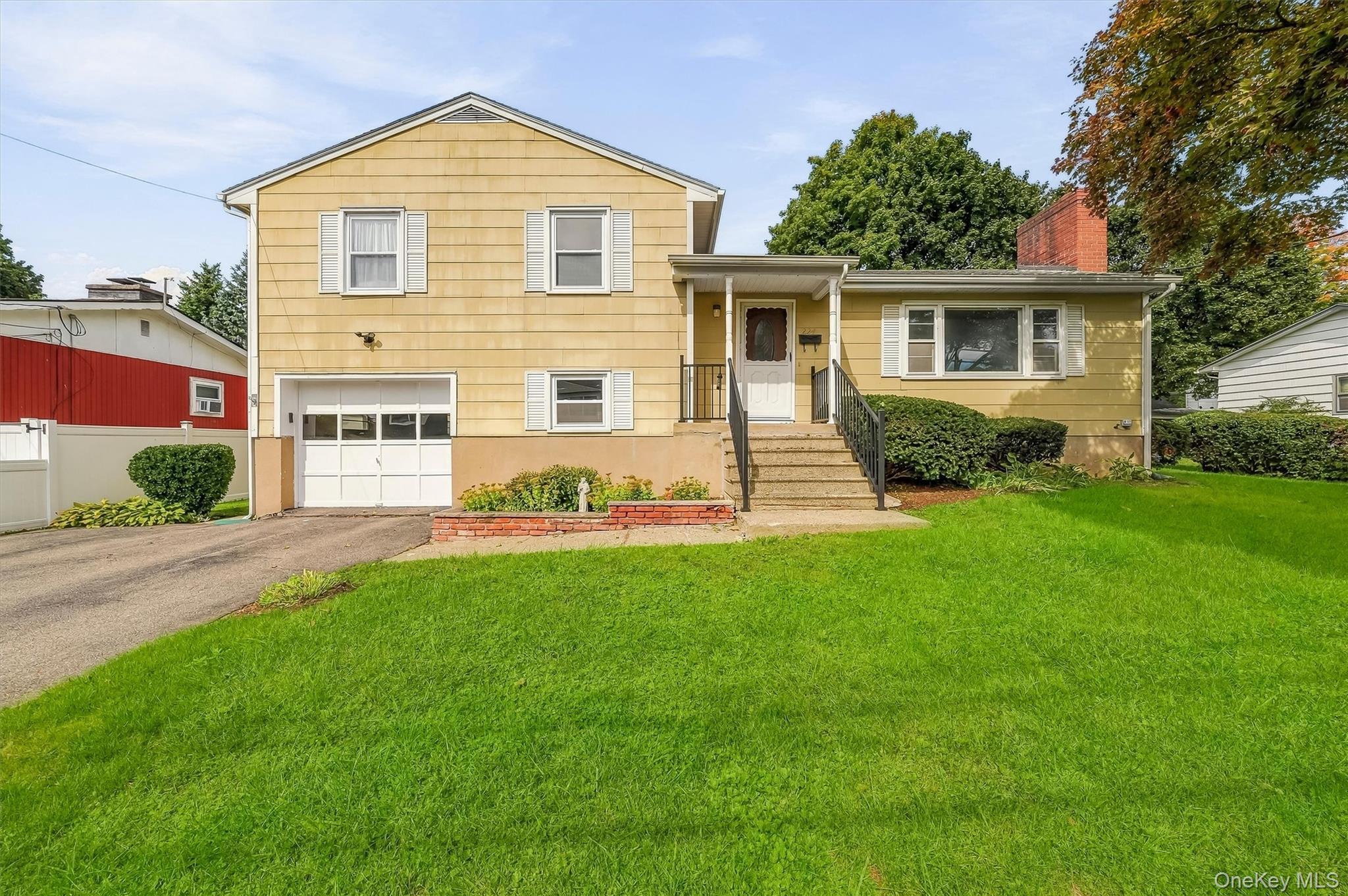 224 Bleloch Avenue – For Sale