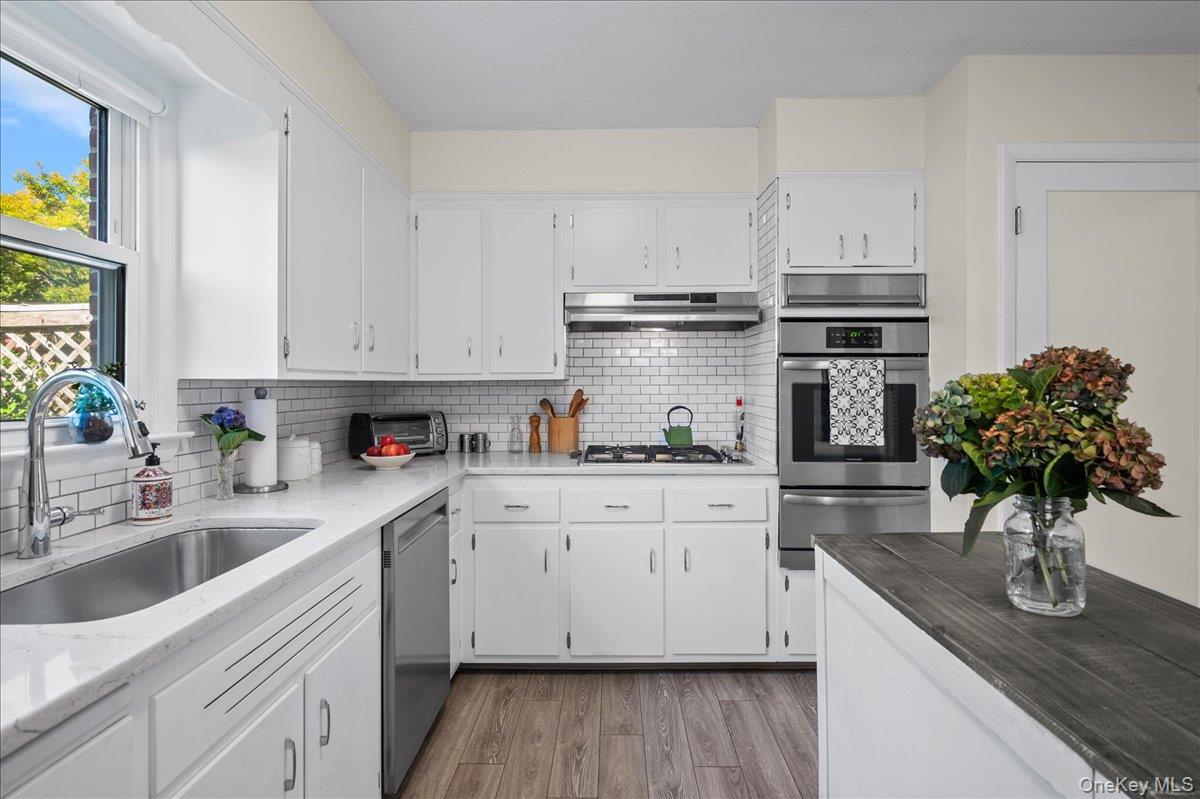 160 Park Avenue, Unit Left Side photo 10