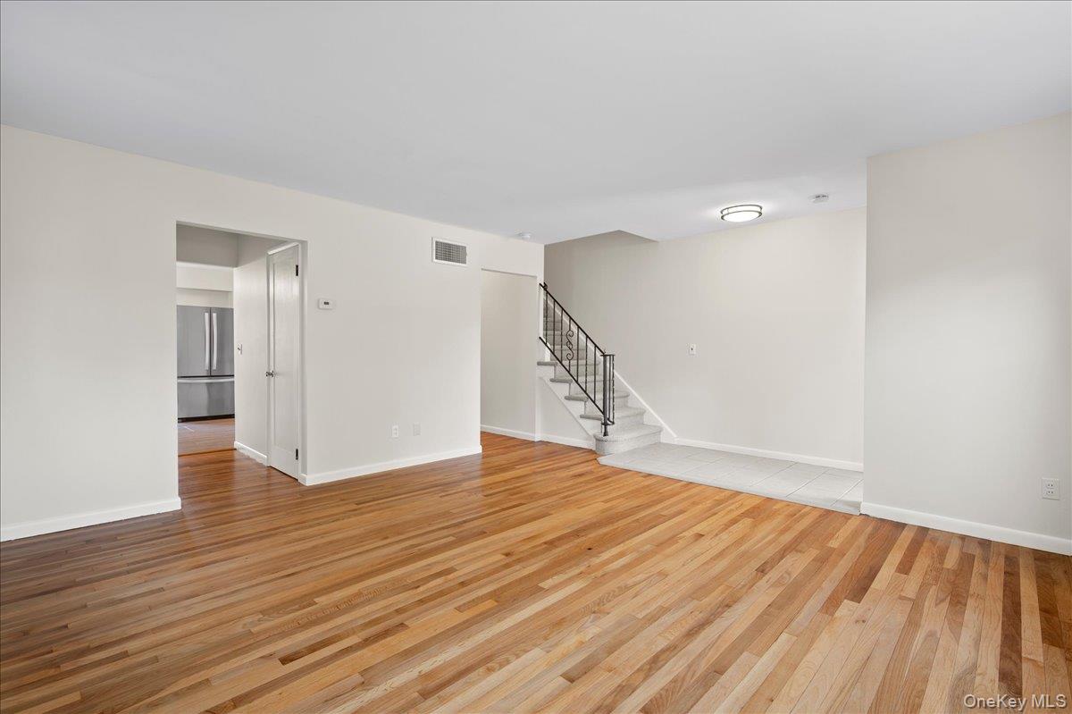 160 Park Avenue, Unit Left Side photo 3