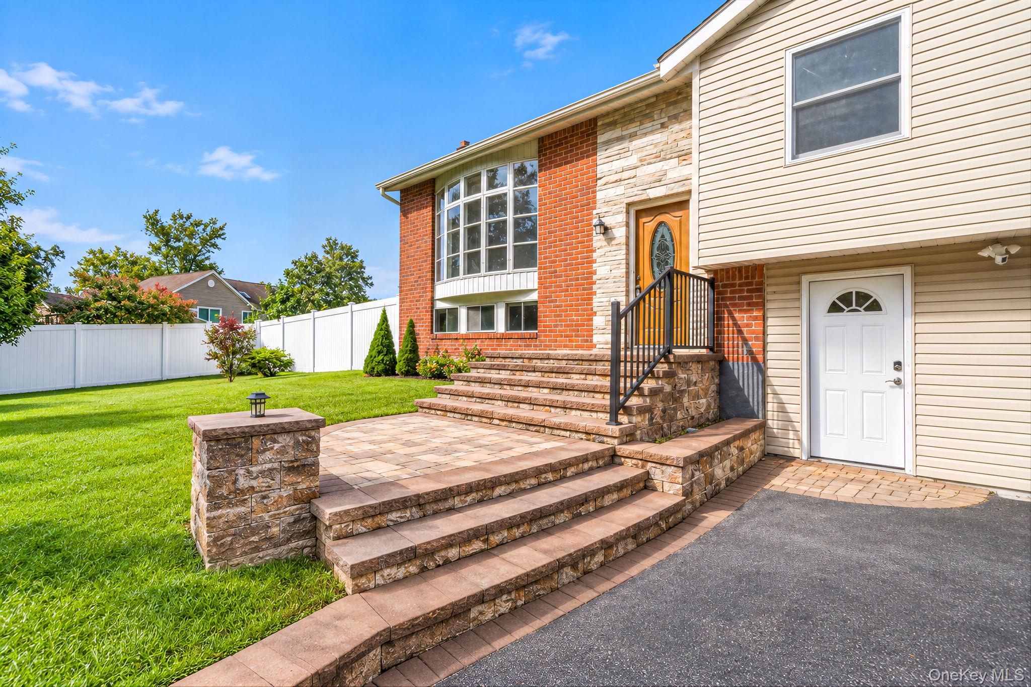 3 Richlee Drive – For Sale photo 2