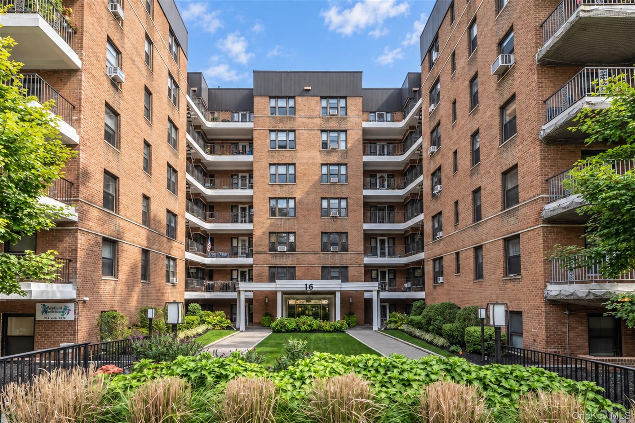 16 N Broadway, Unit 4J