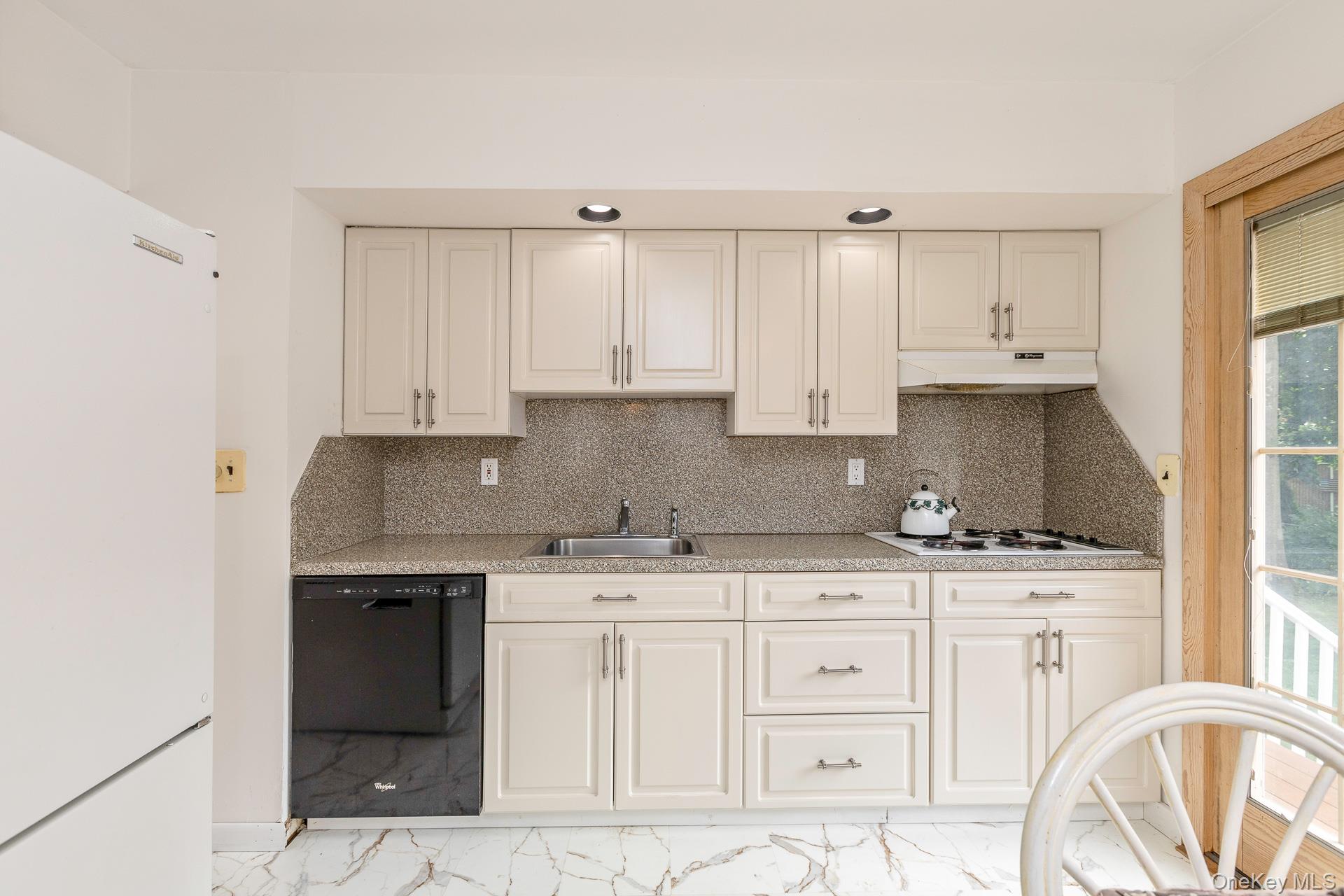 16 Arlington Avenue – For Sale photo 10