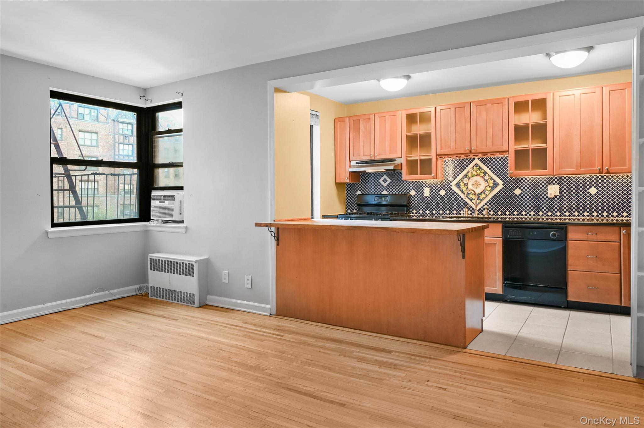 142 Garth Road, Unit 3T photo 3