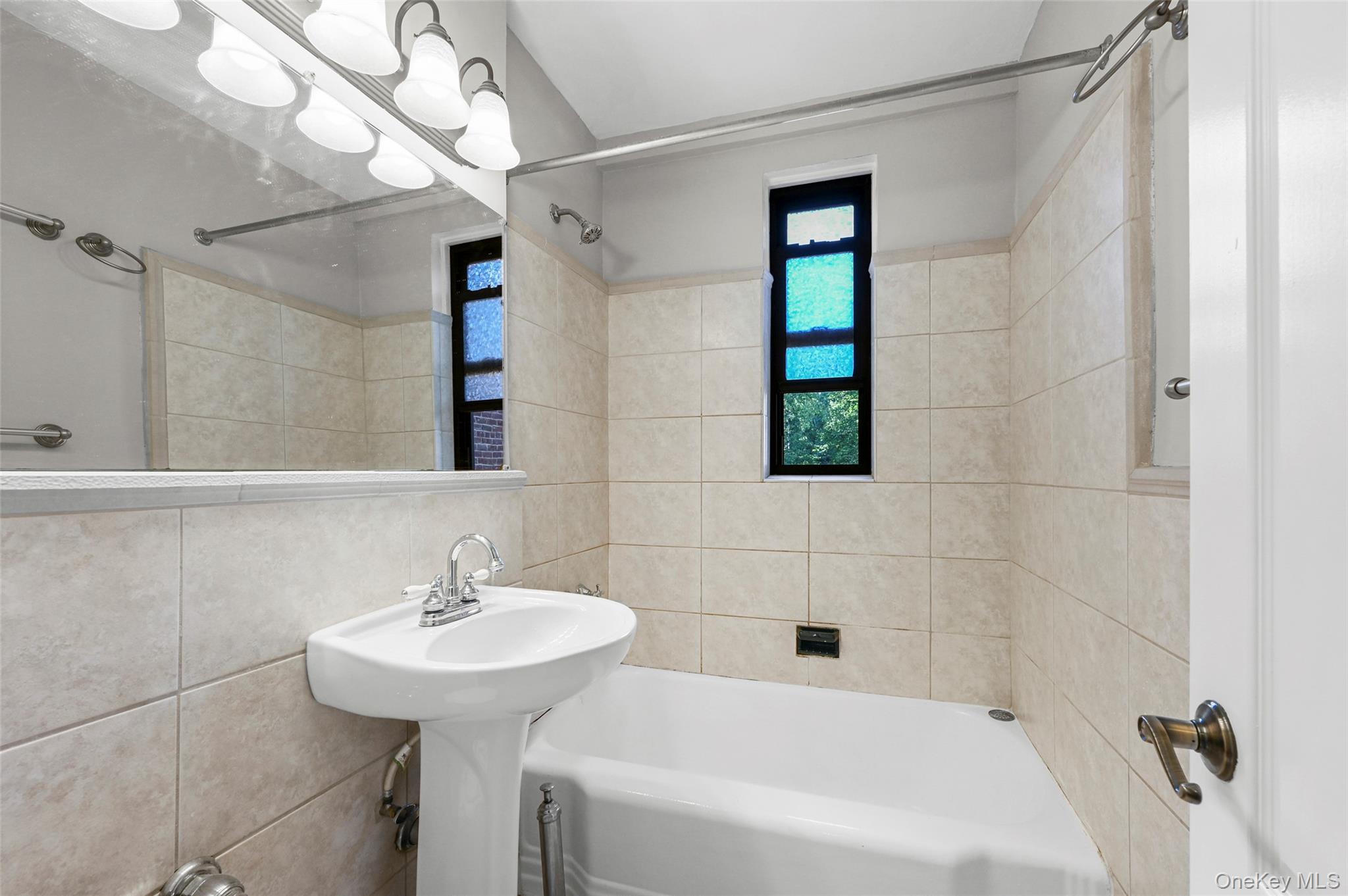 142 Garth Road, Unit 3T photo 9