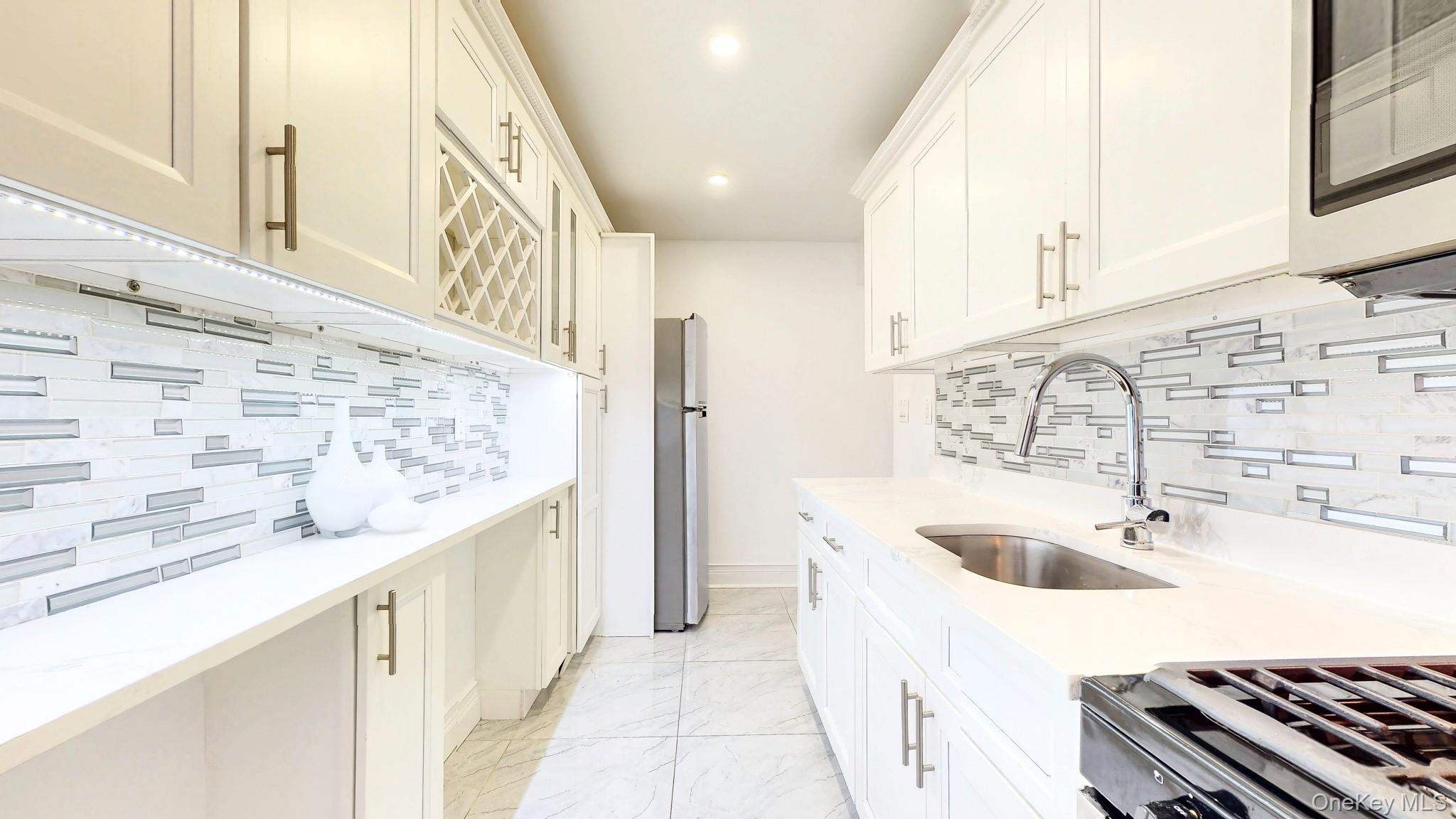 65-36 Wetherole Street, Unit 101 photo 2