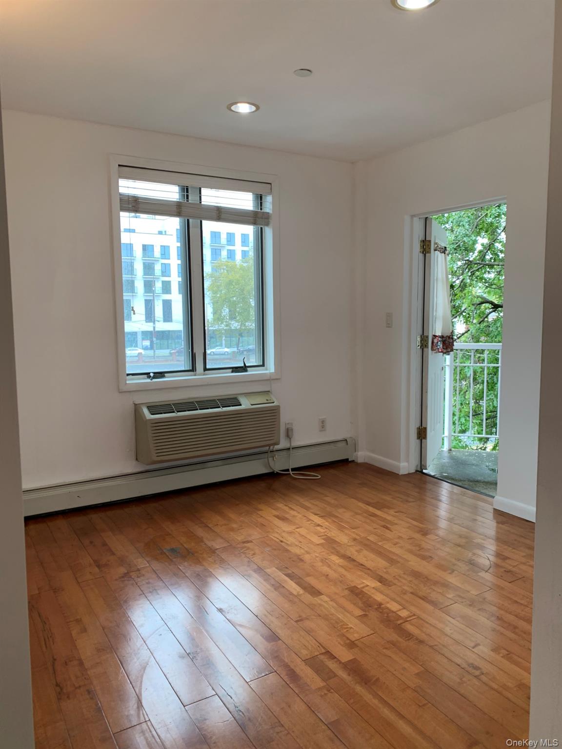 3710 149th Place, Unit 3B photo 3