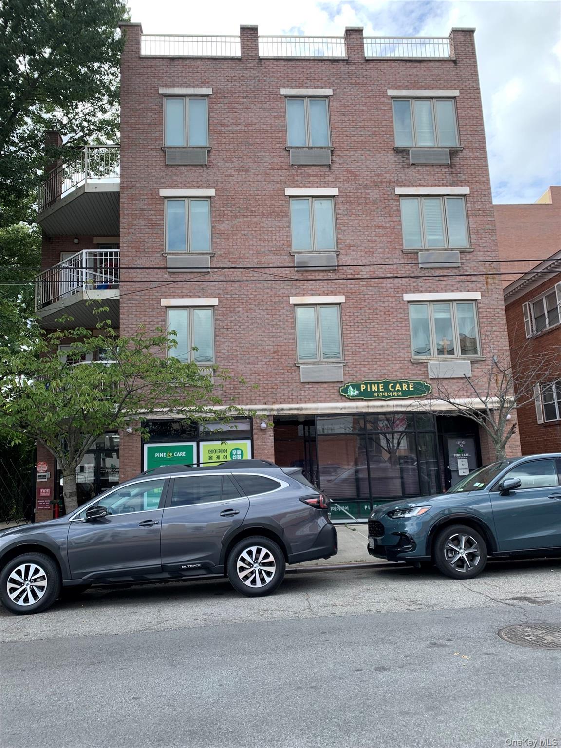 3710 149th Place, Unit 3B photo 2