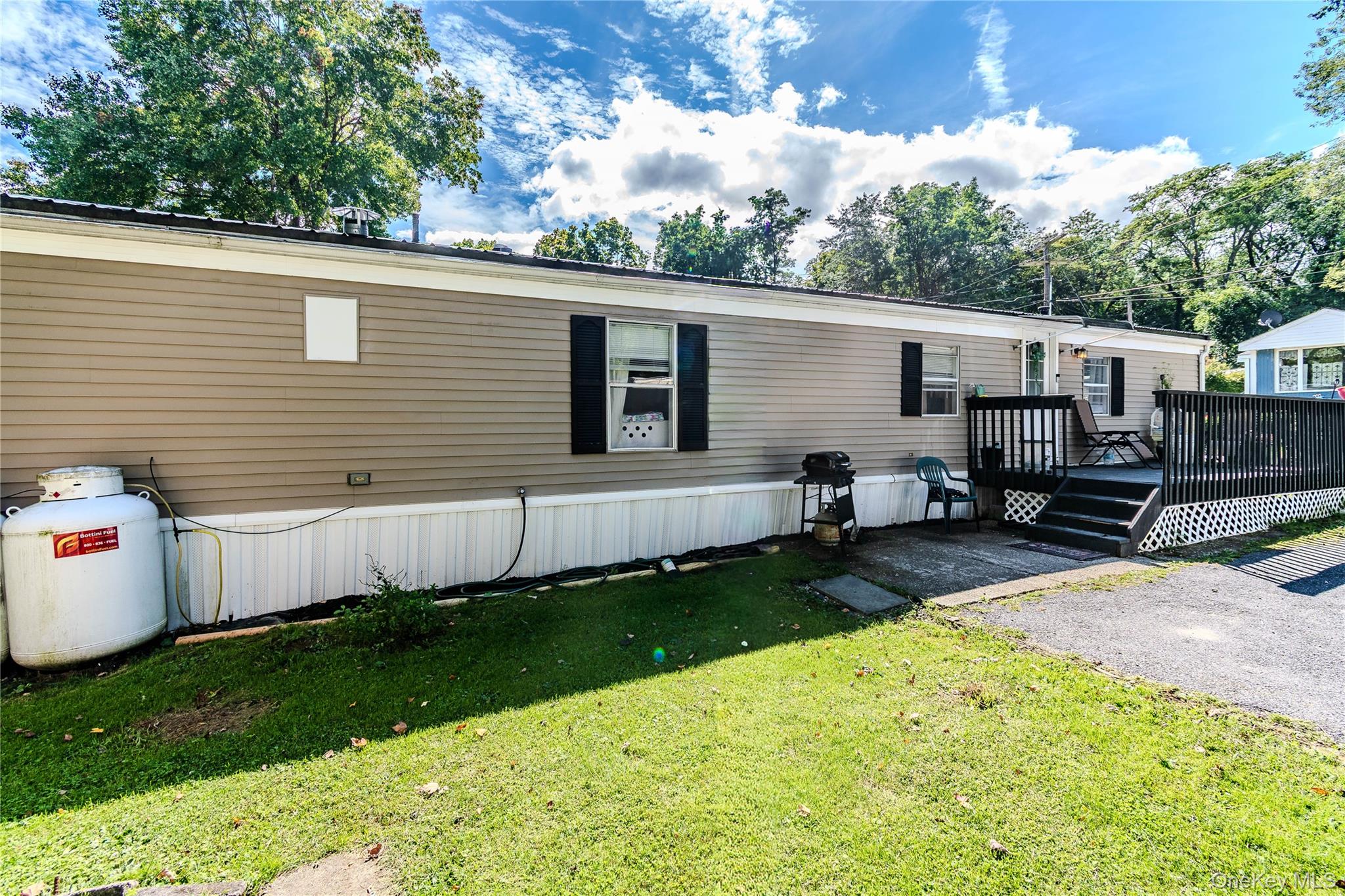 723 Beekman Road, Unit 11 photo 20