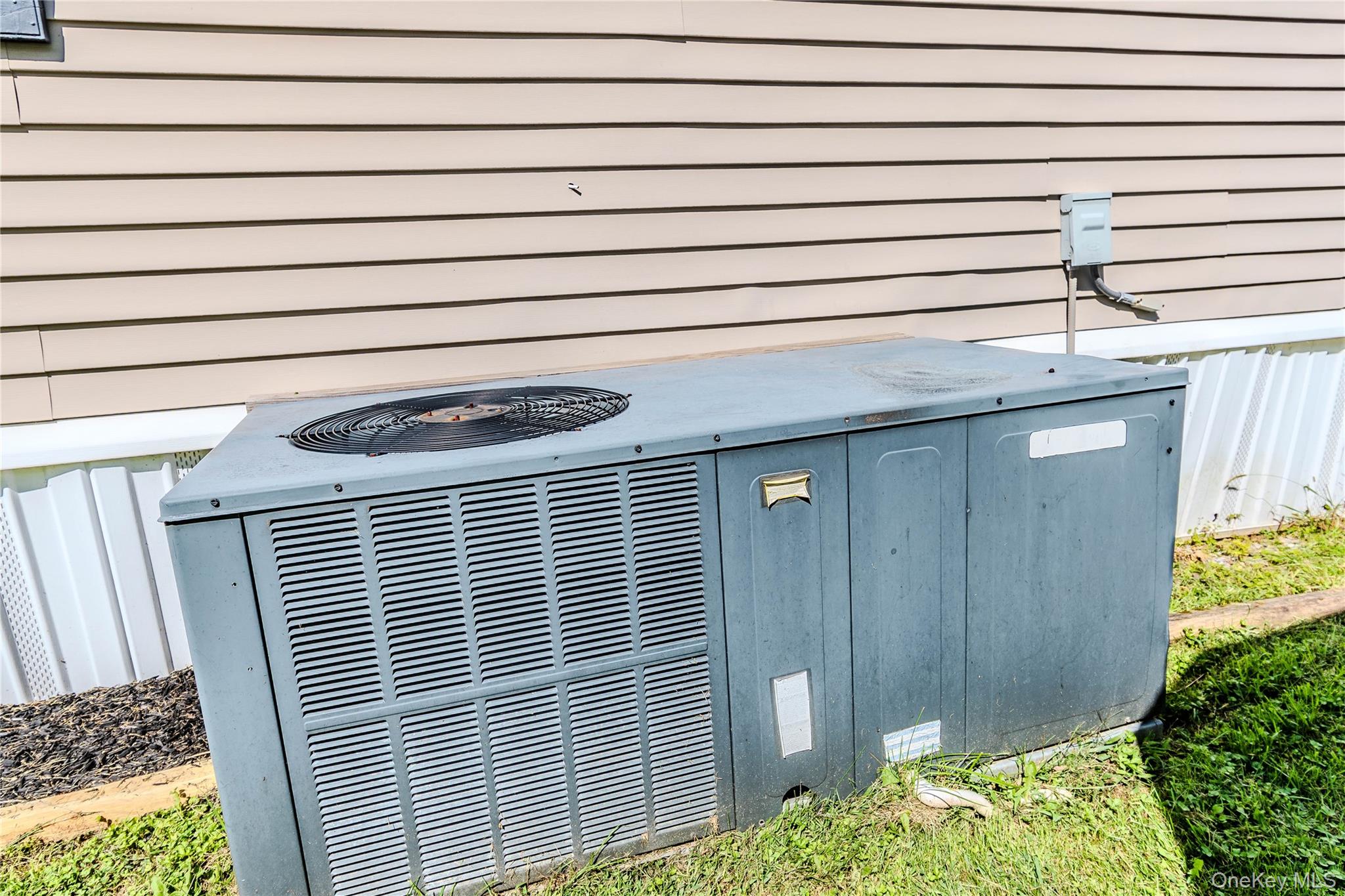 723 Beekman Road, Unit 11 photo 21