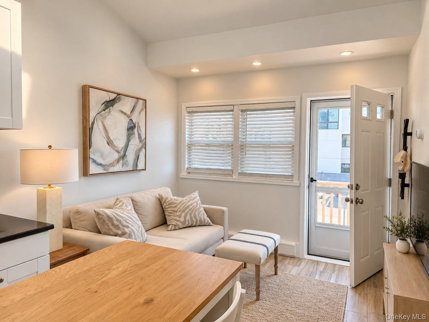 979 Oceanfront St, Unit 12 photo 4