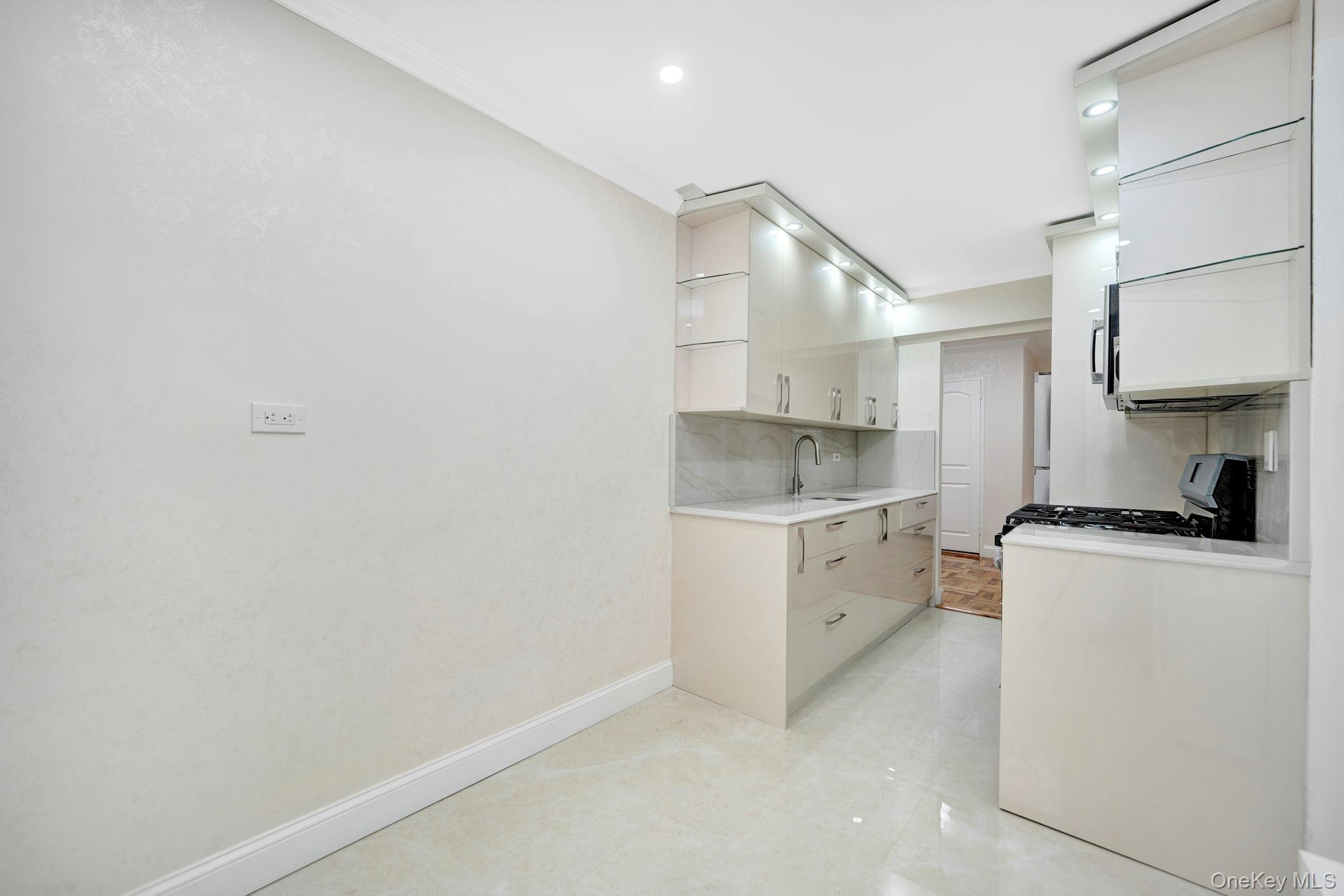 105-55 62nd Drive, Unit 2G photo 6