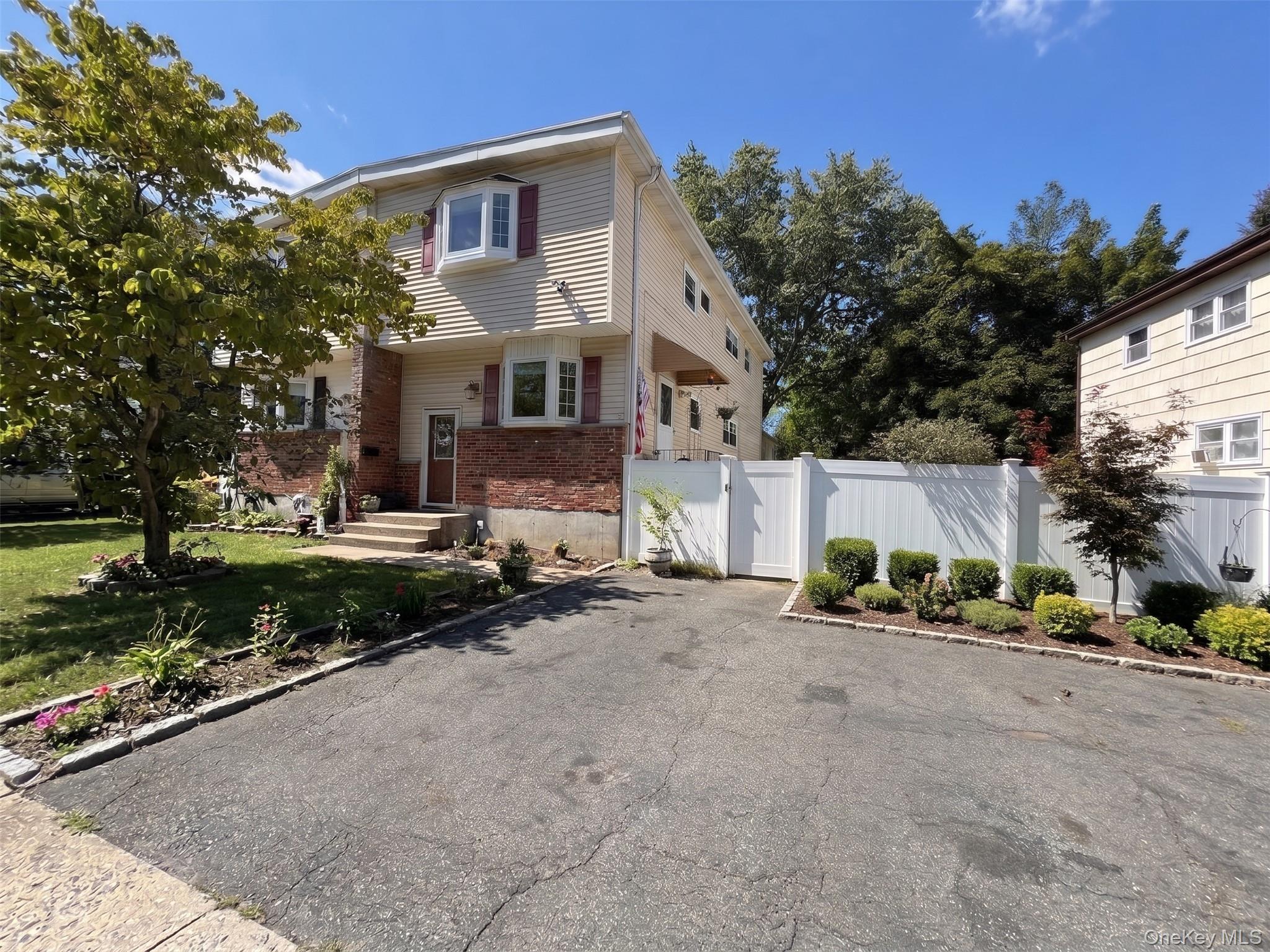 61 Lonergan Drive – For Sale