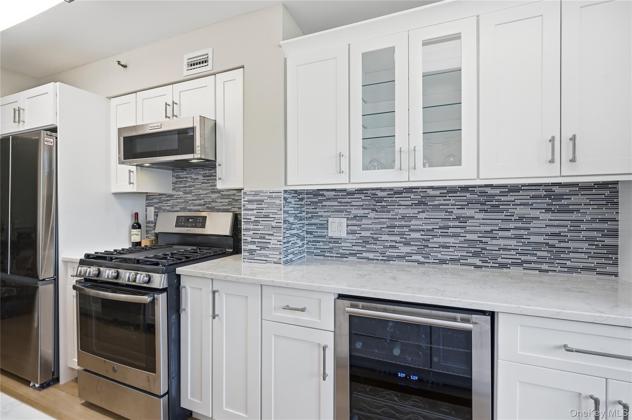 14 Nosband Avenue, Unit 3K photo 10