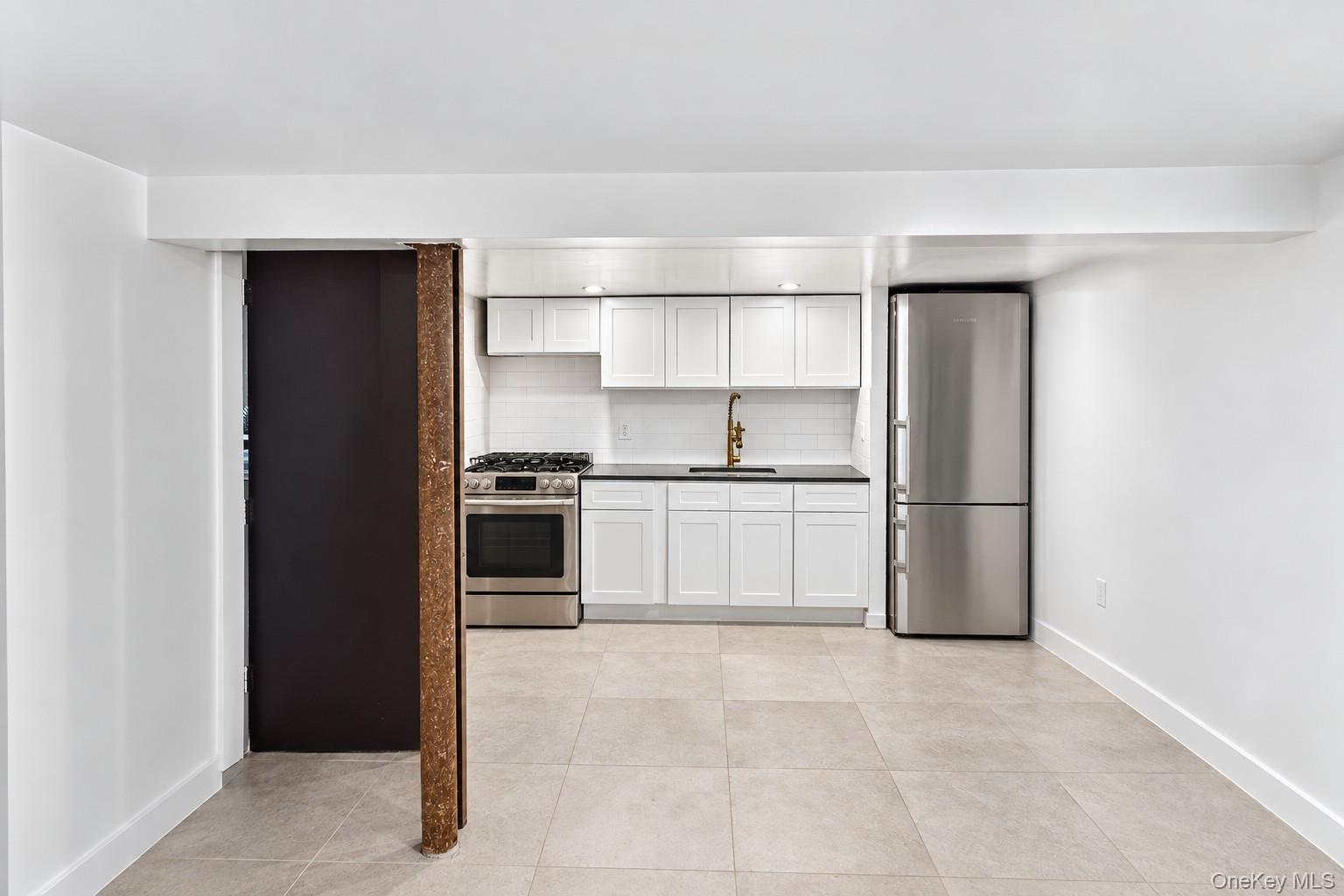 8 Highview Avenue – For Sale photo 32