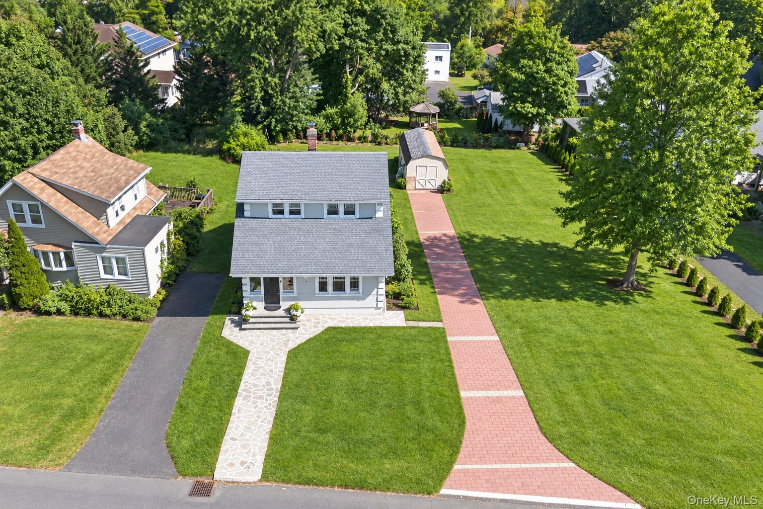 8 Highview Avenue – For Sale photo 4