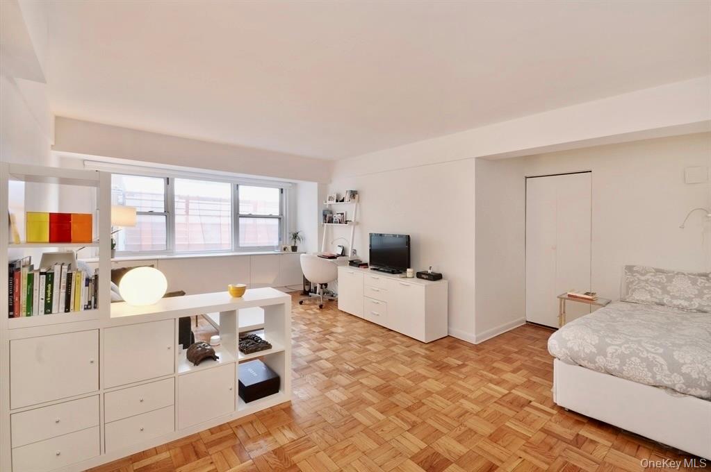 210 E 63rd Street, Unit 11B photo 2